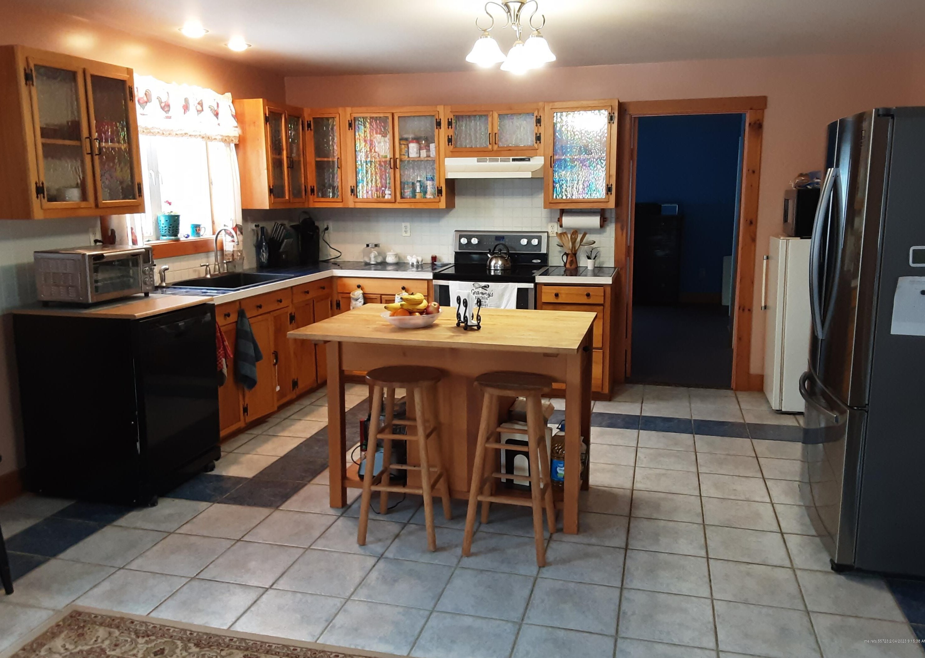 19 Arlington Ln, Whitefield, ME 04353