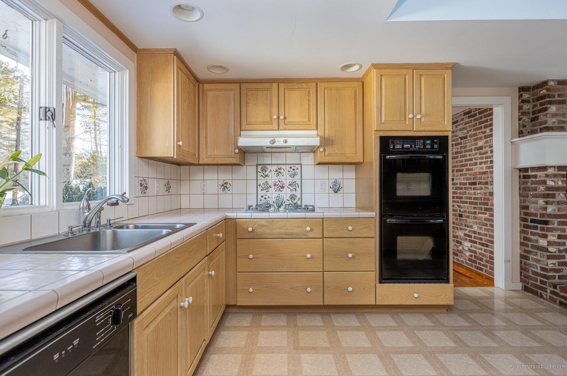 4 Breckan Rd, Mere Point, ME 04011