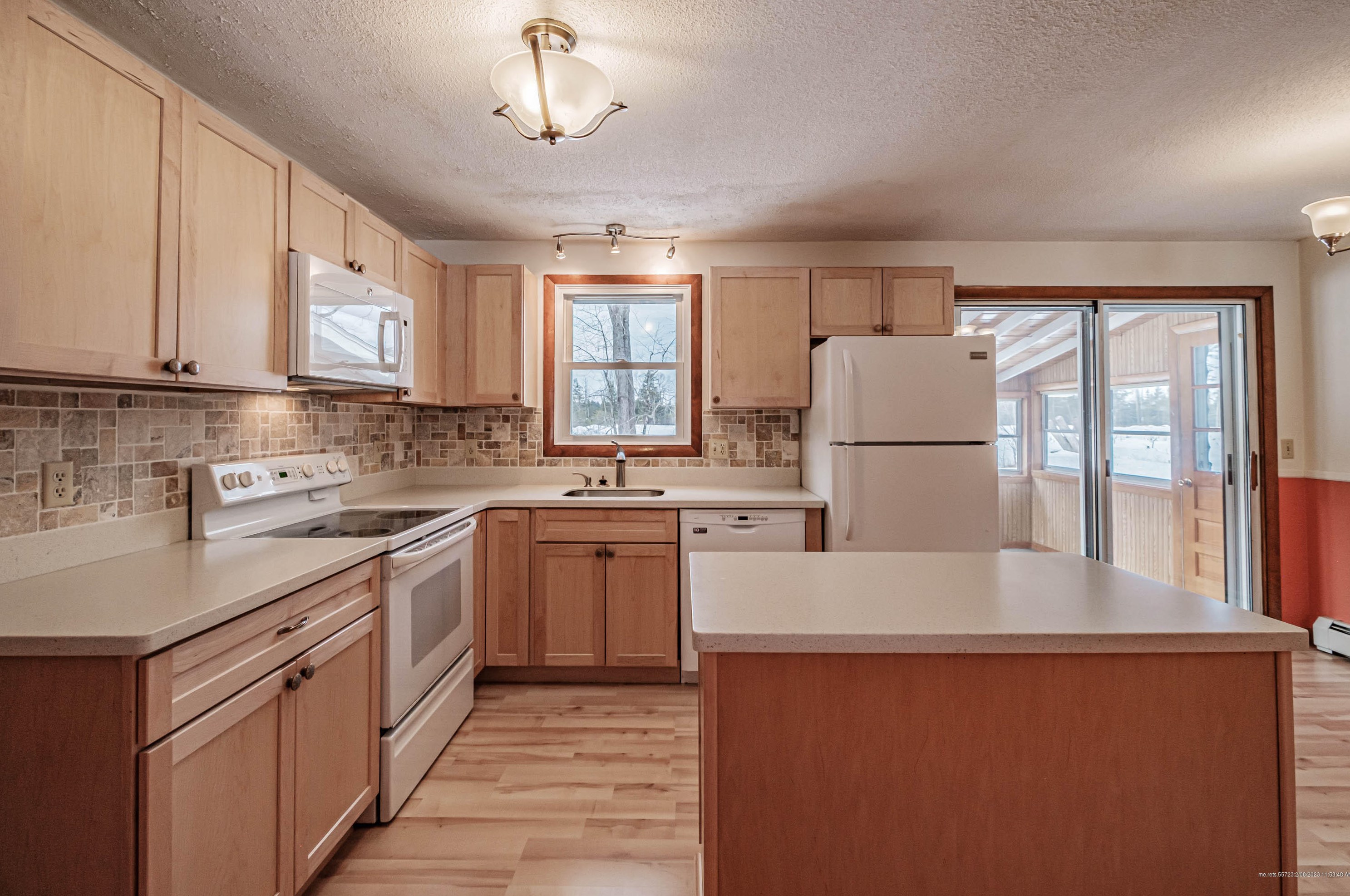 37 Libby Dr, Buxton ME  04093-3700 exterior