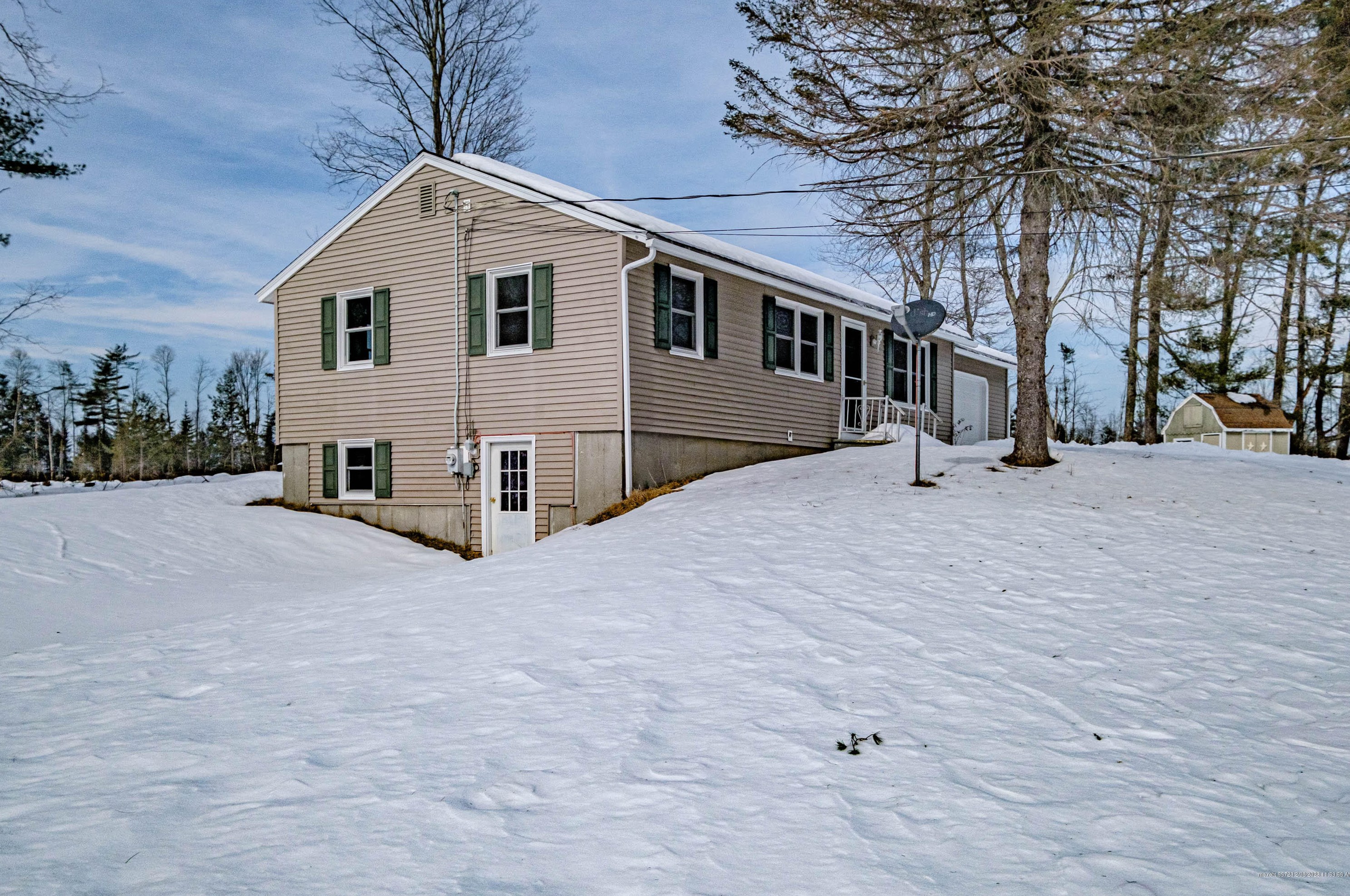 37 Libby Dr, Buxton ME  04093-3700 exterior