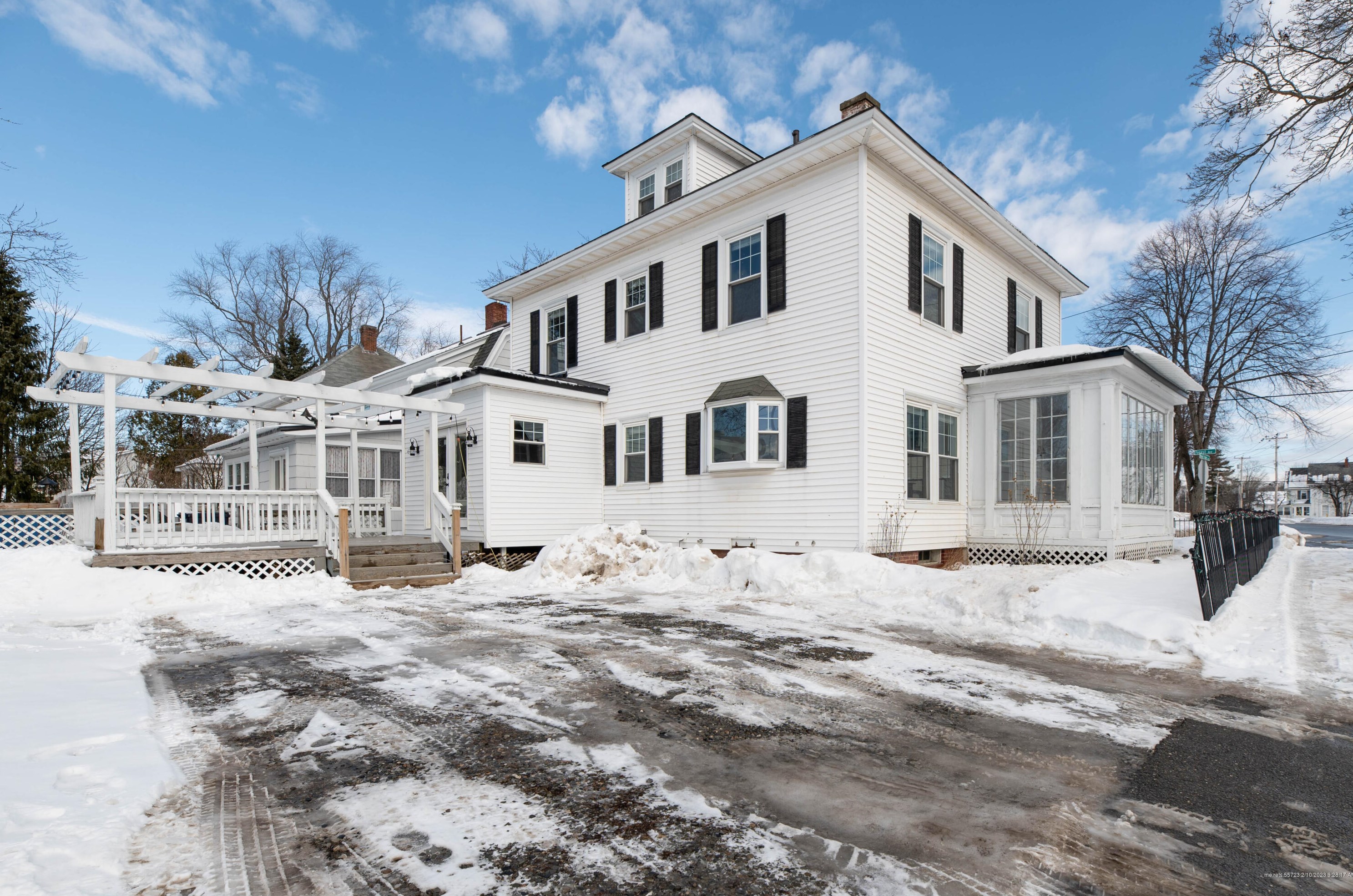 216 Forest Ave, Bangor, ME 04401-4018