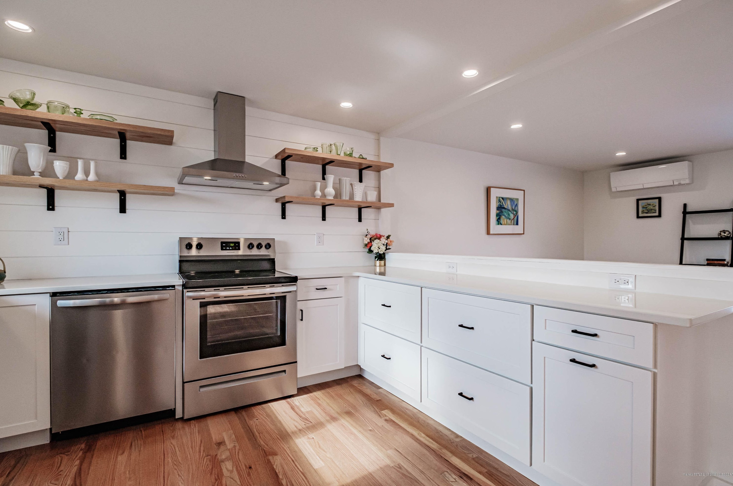 63 Mountfort St, Portland ME  04101-4385 exterior