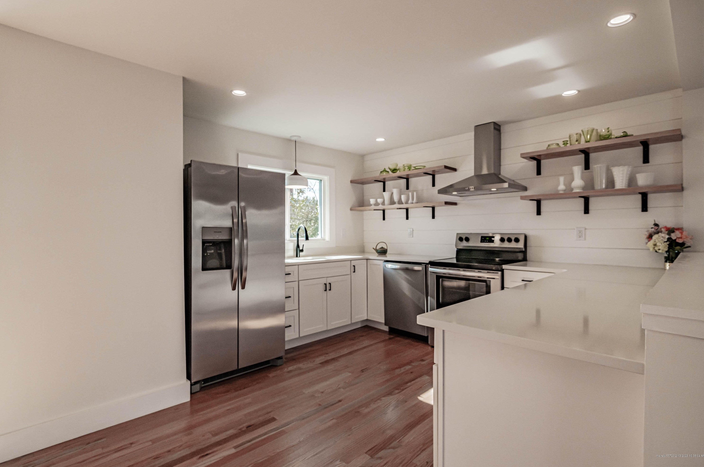 63 Mountfort St, Portland ME  04101-4385 exterior