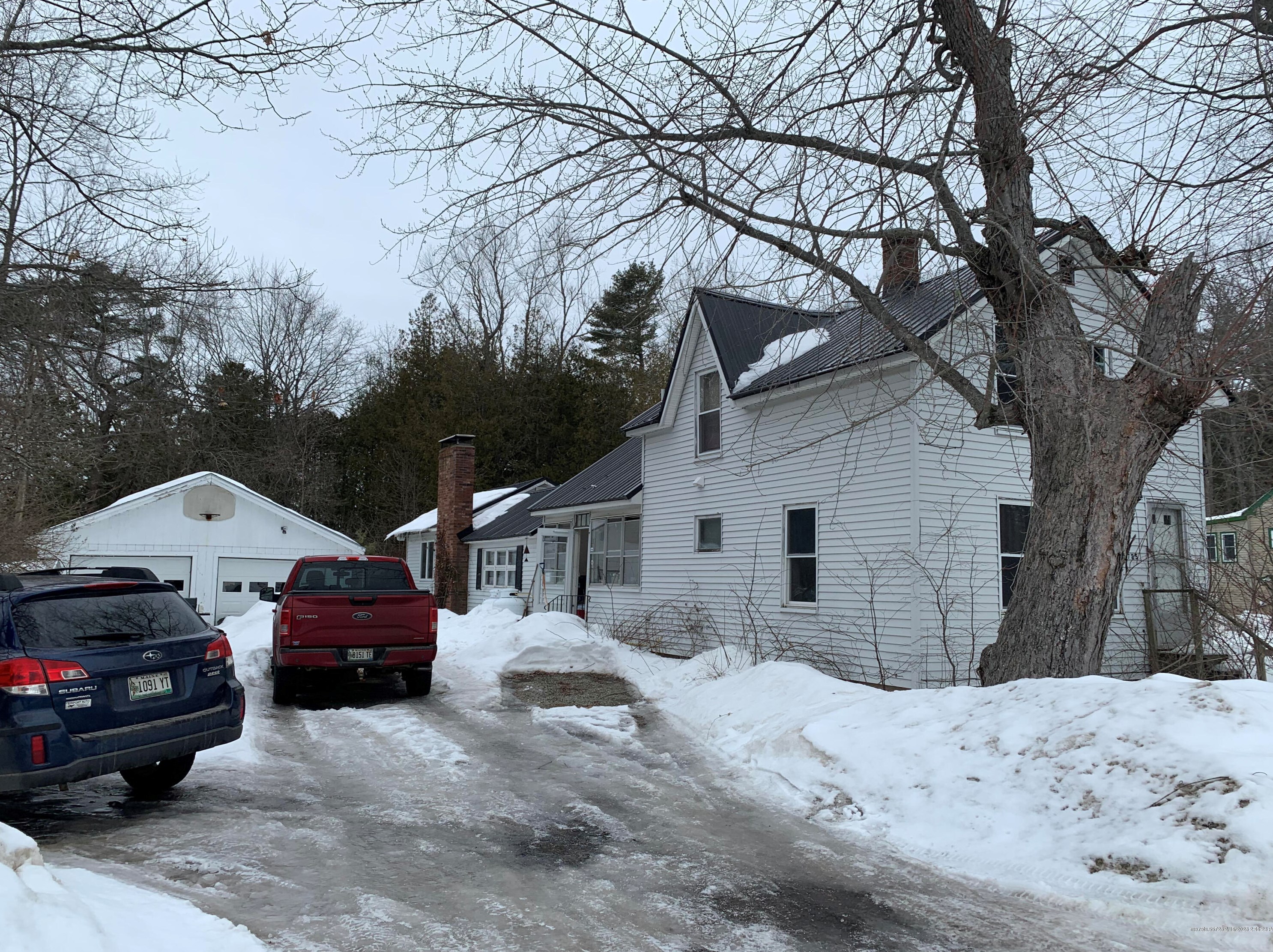 725 College Ave, Old Town, ME 04468 exterior