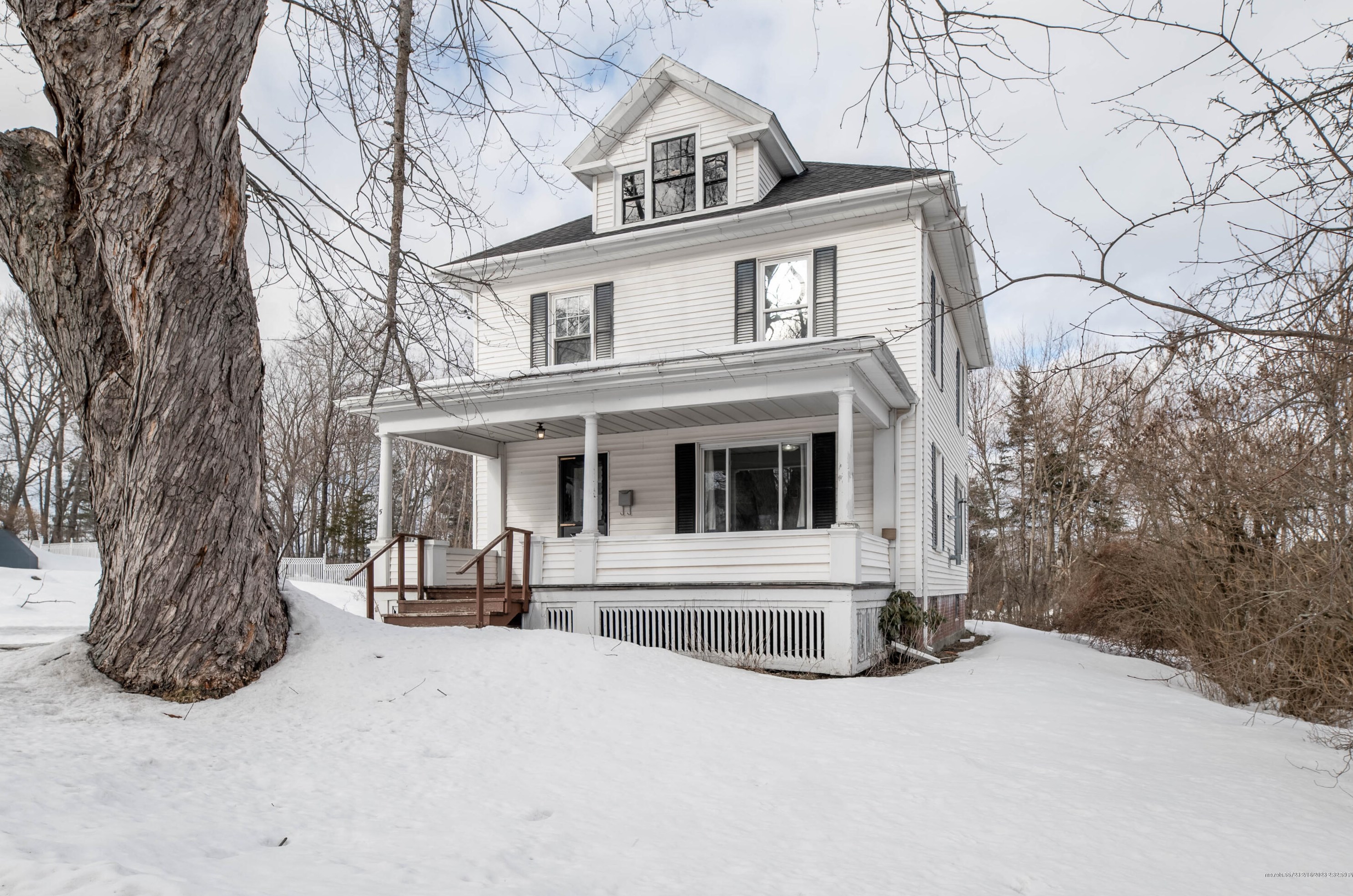 5 Ivers St, Brewer, ME 04412