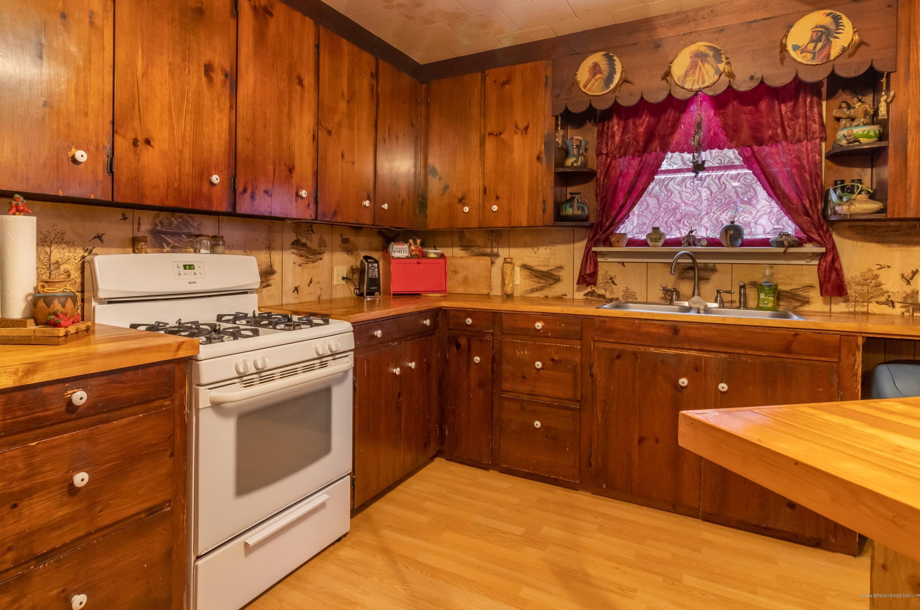 103 Medway Rd, Molunkus Township, ME 04459