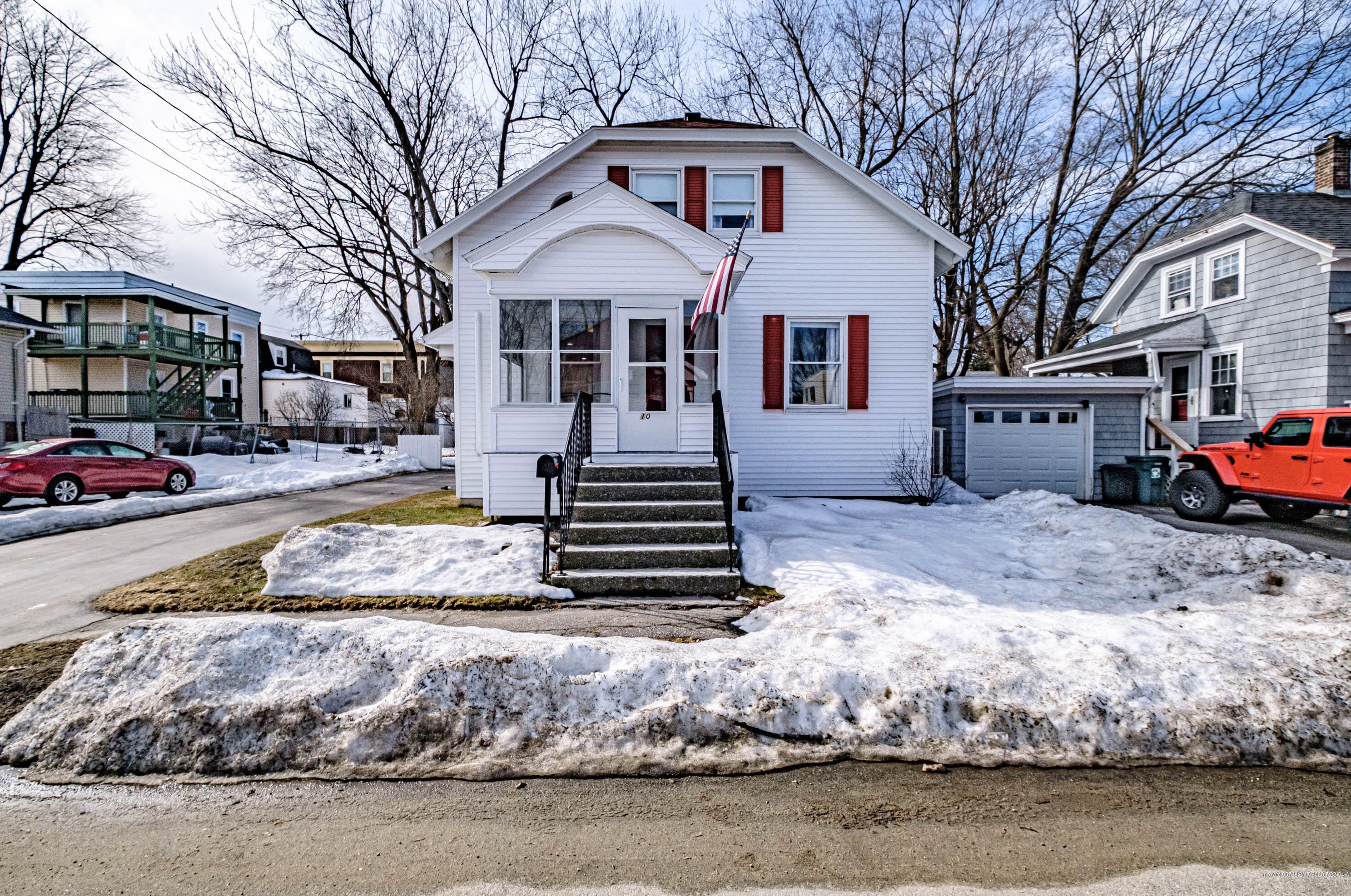 10 Bellegarde Ave, Lewiston, ME 04240