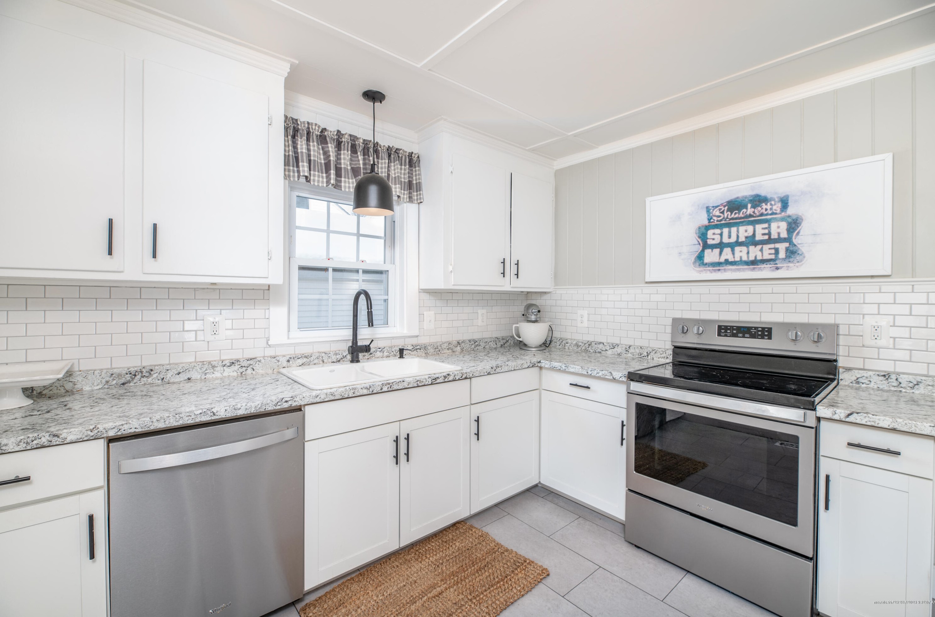 34 Collette St, Waterville, ME 04901