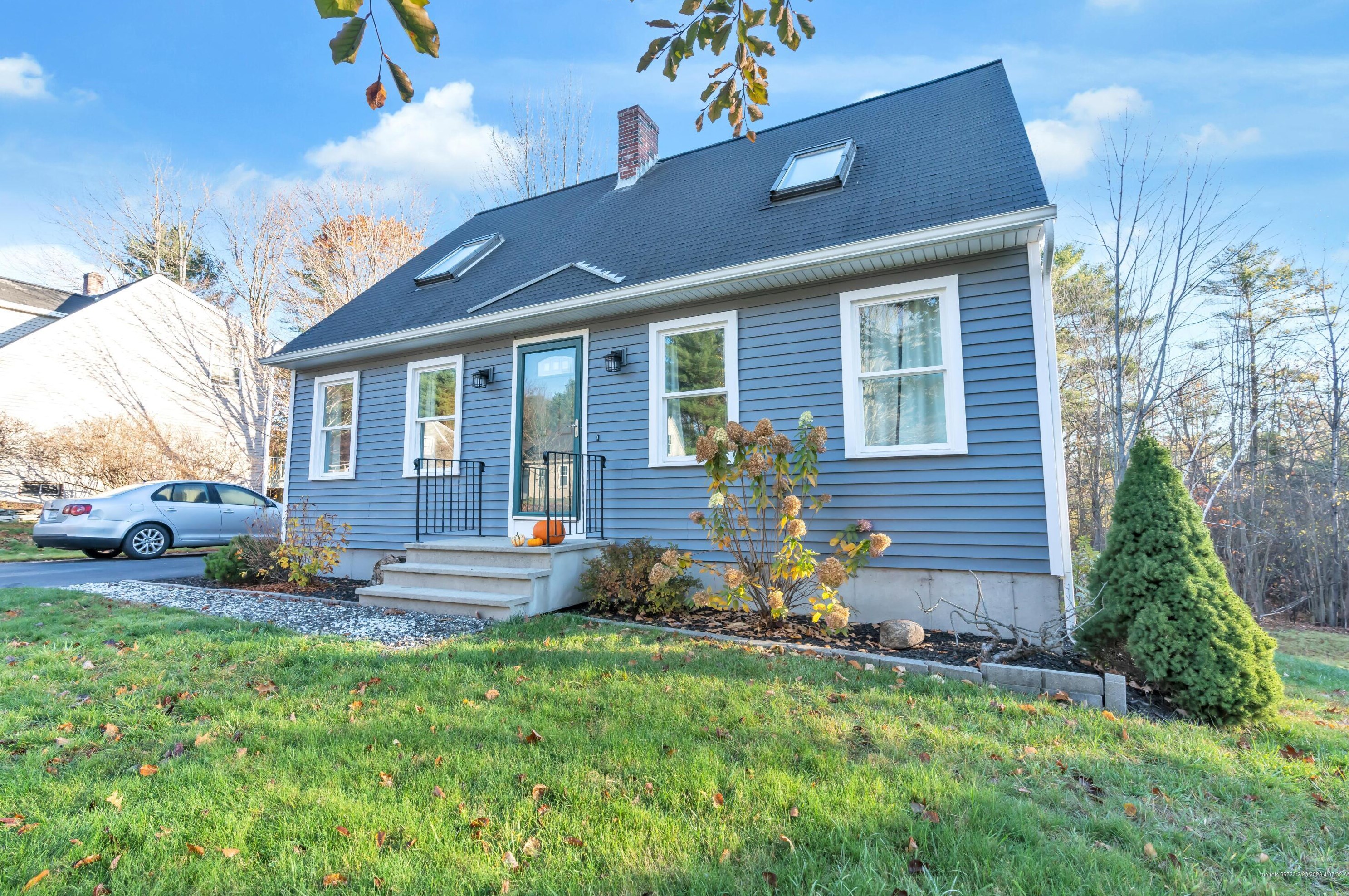 10 Wintergreen Dr, Gorham ME  04038-1531 exterior