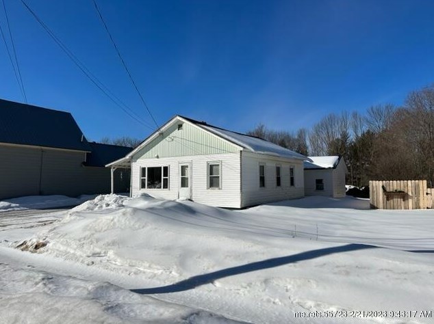8 Willard St, Houlton, ME 04730