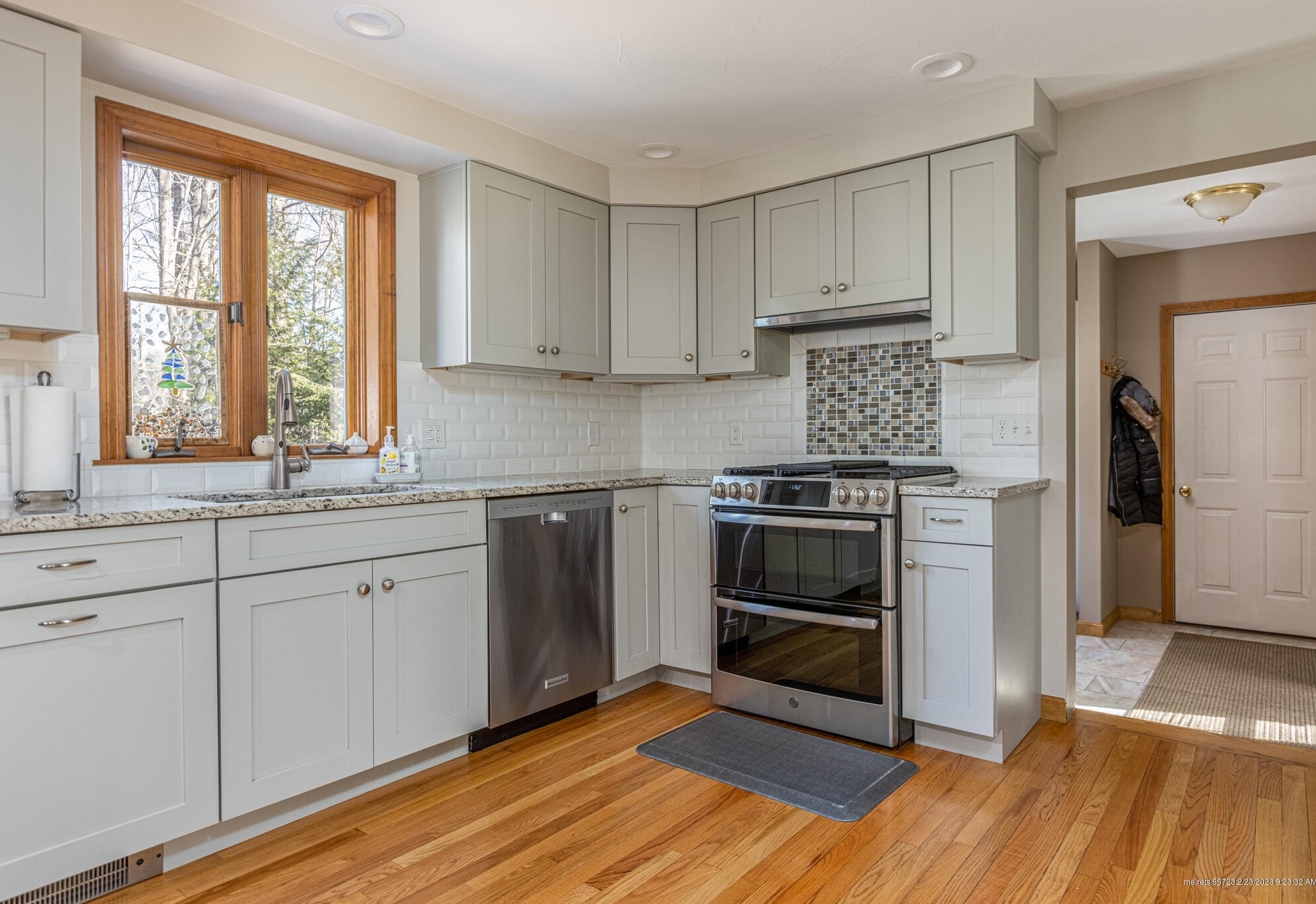 19 Plymouth Dr, Saco ME  04072-1735 exterior