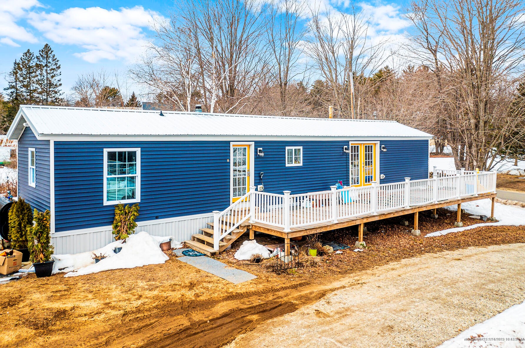 16 Nichol St, South Paris, ME 04281