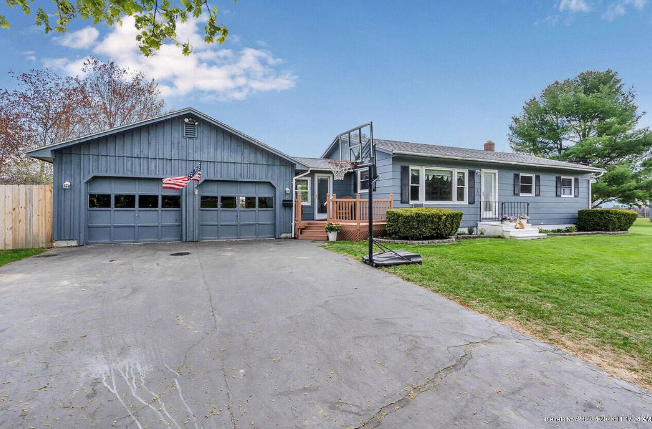 32 Garden Ave, Gorham, ME 04038