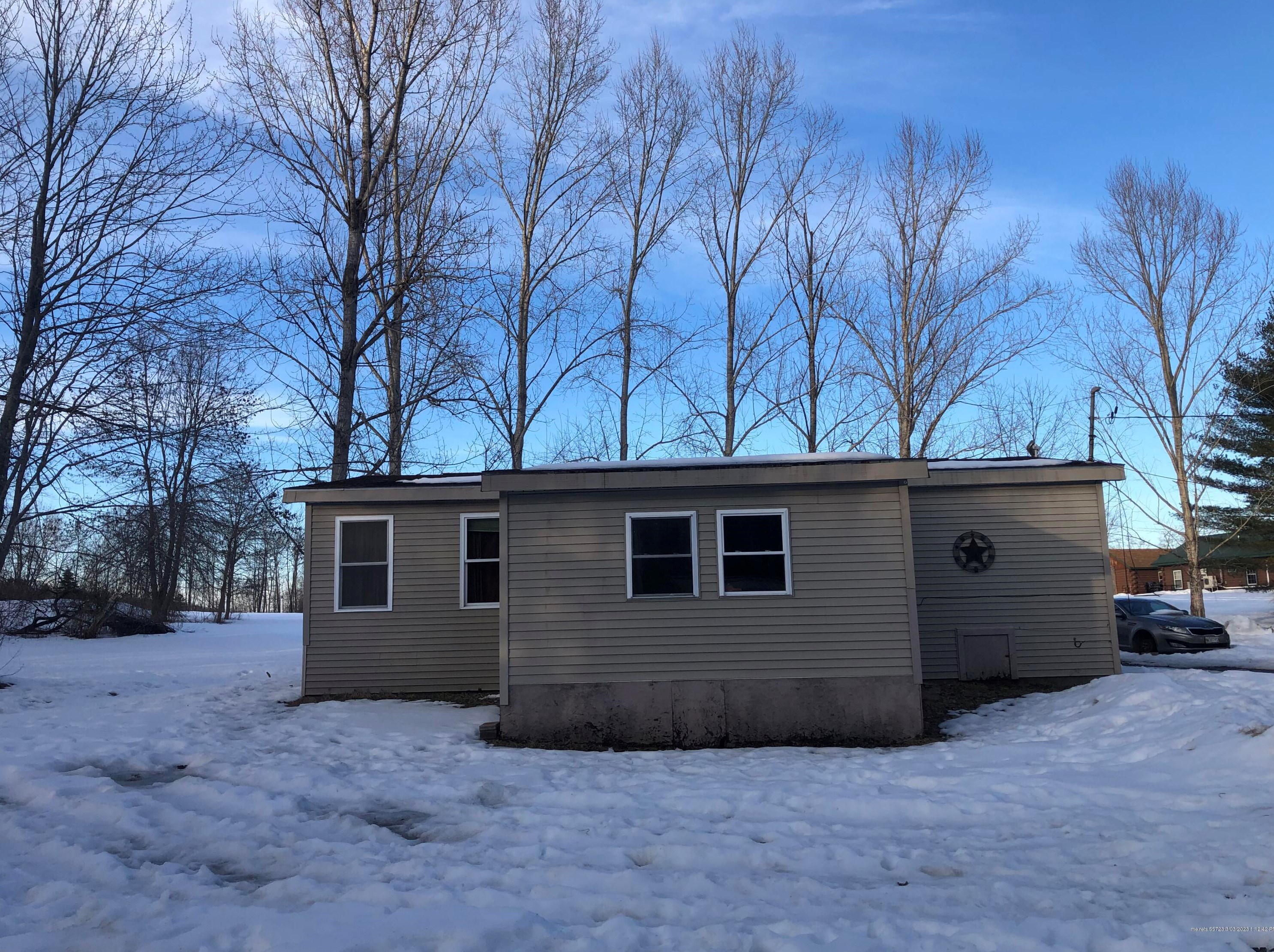 312 Ridge Rd, Fairfield, ME 04937