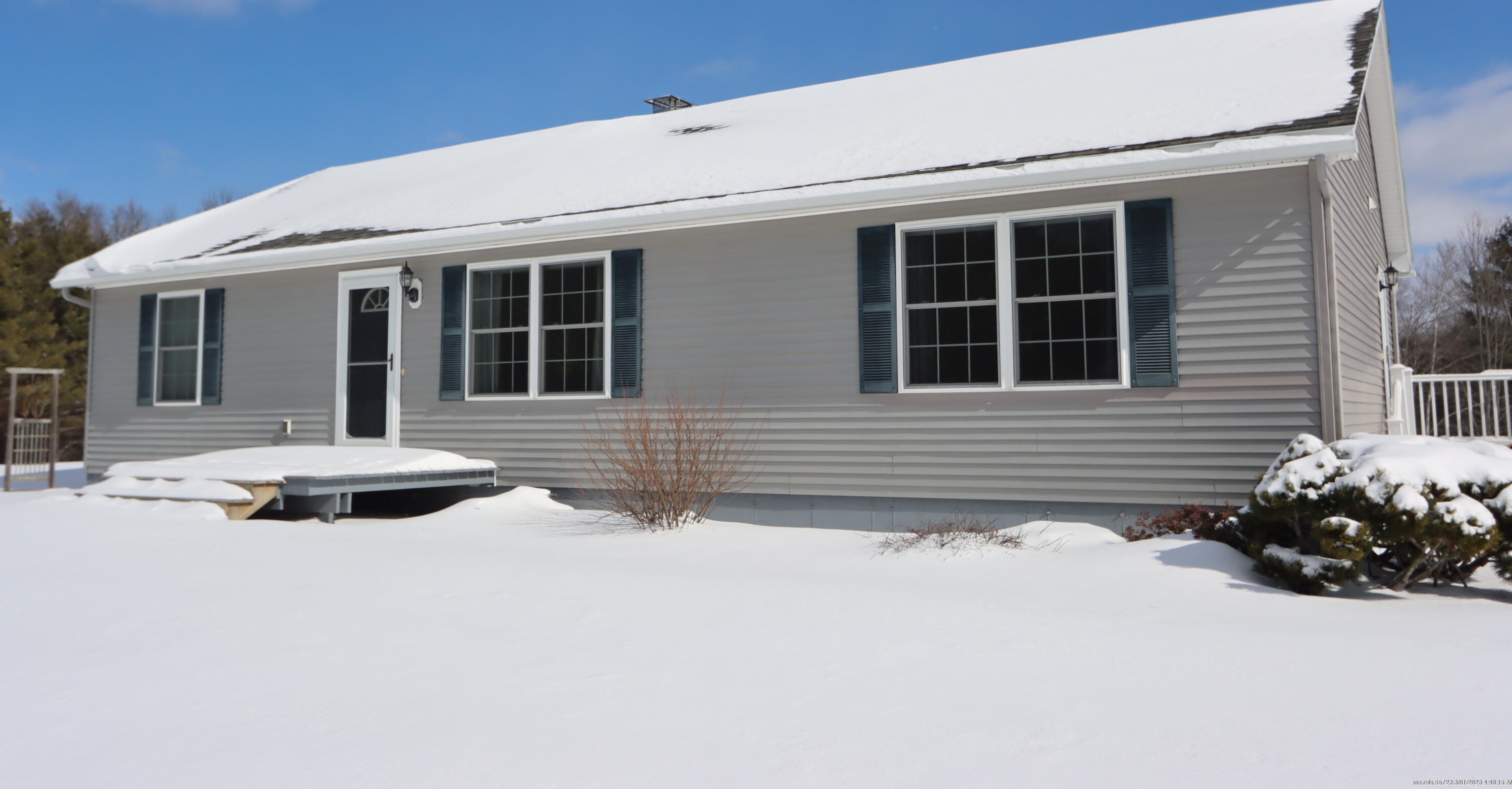 95 Sumner Rd, Leeds, ME 04263 exterior