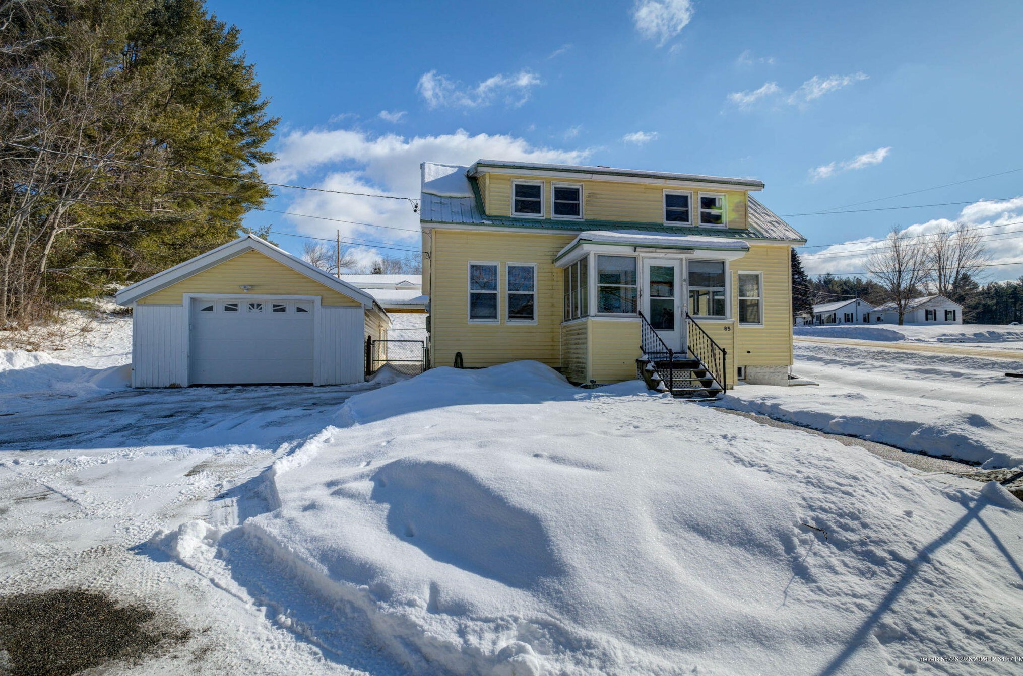 85 Hill St, South Paris, ME 04281