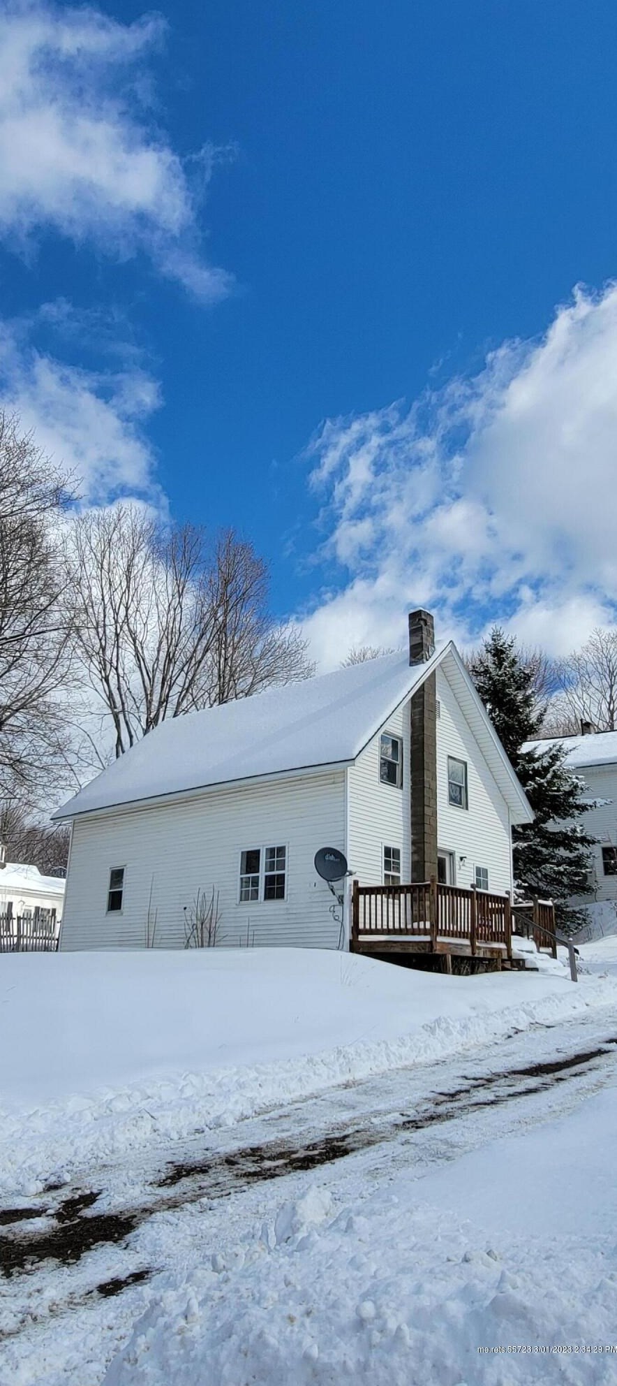 3 Pleasant St, Milo, ME 04463