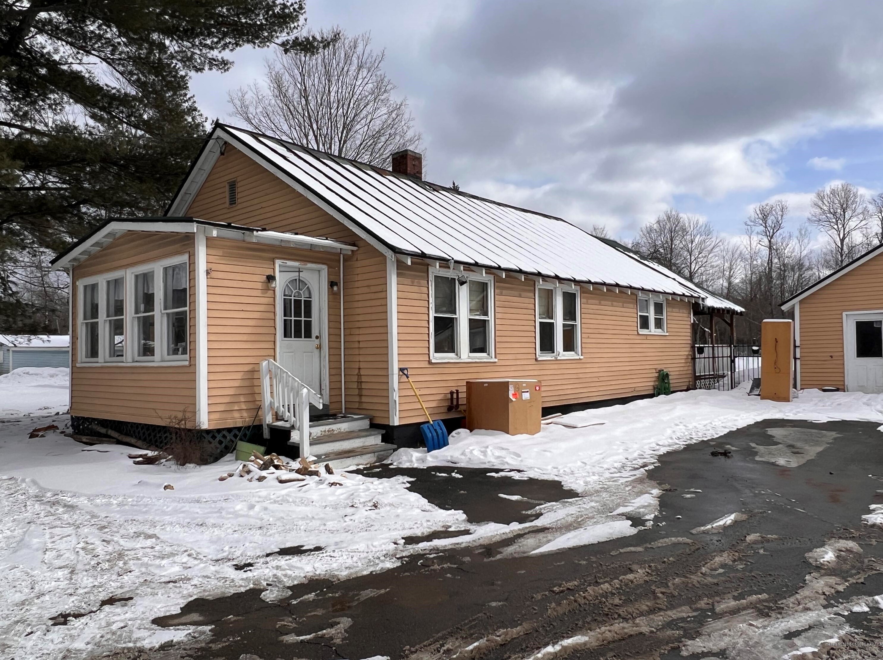 611 Canaan Rd, Skowhegan, ME 04976 exterior