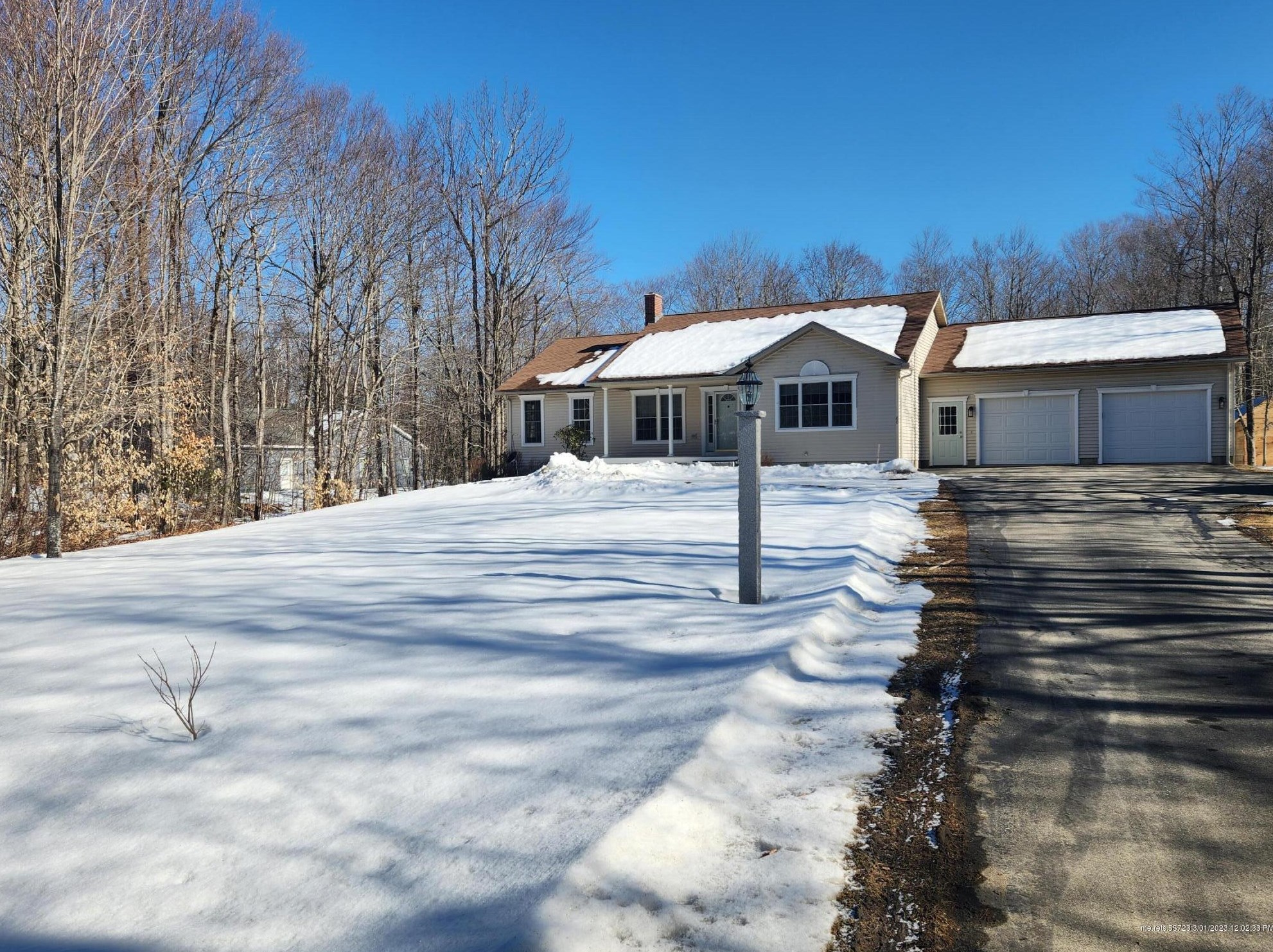 80 Maple Ridge Dr, Winthrop, ME 04364