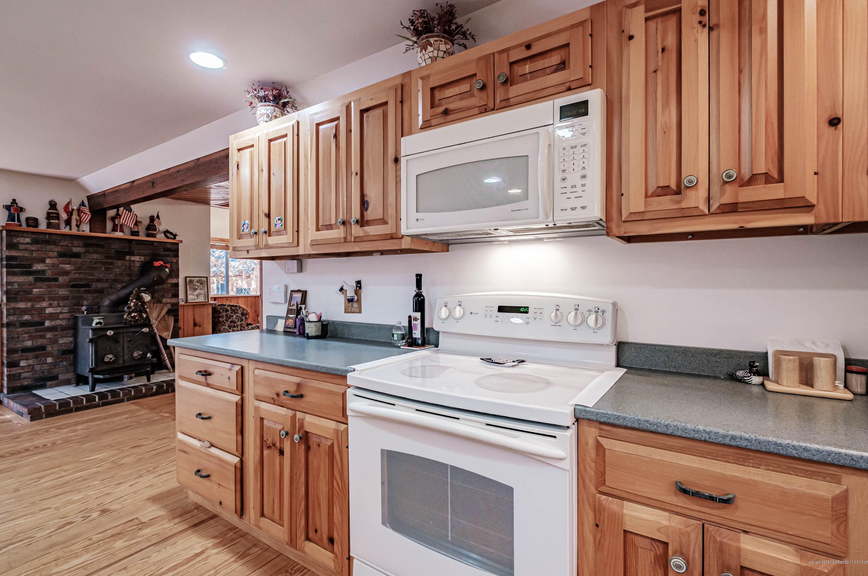 12 Island Dr, Windham ME  04062-5479 exterior