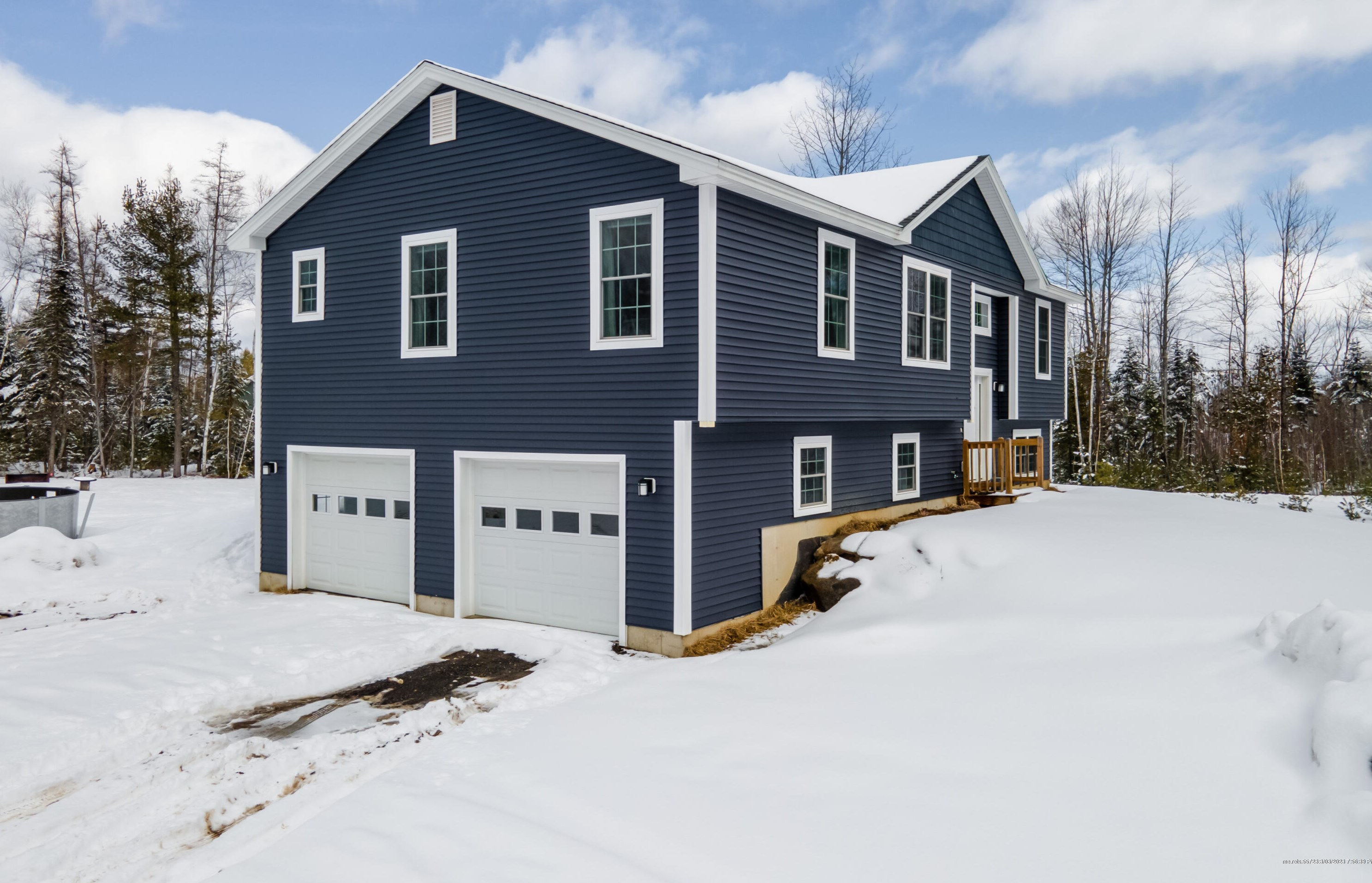 35 Clark Rd, Kenduskeag, ME 04450-3222