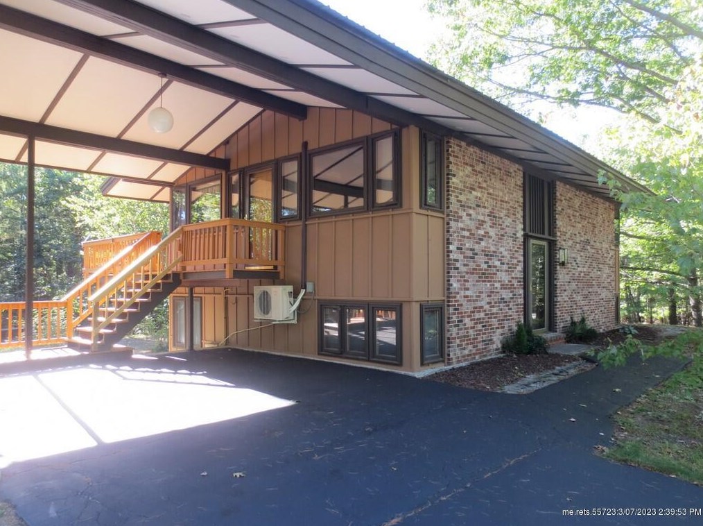 365 Dow Rd, Orrington, ME 04474