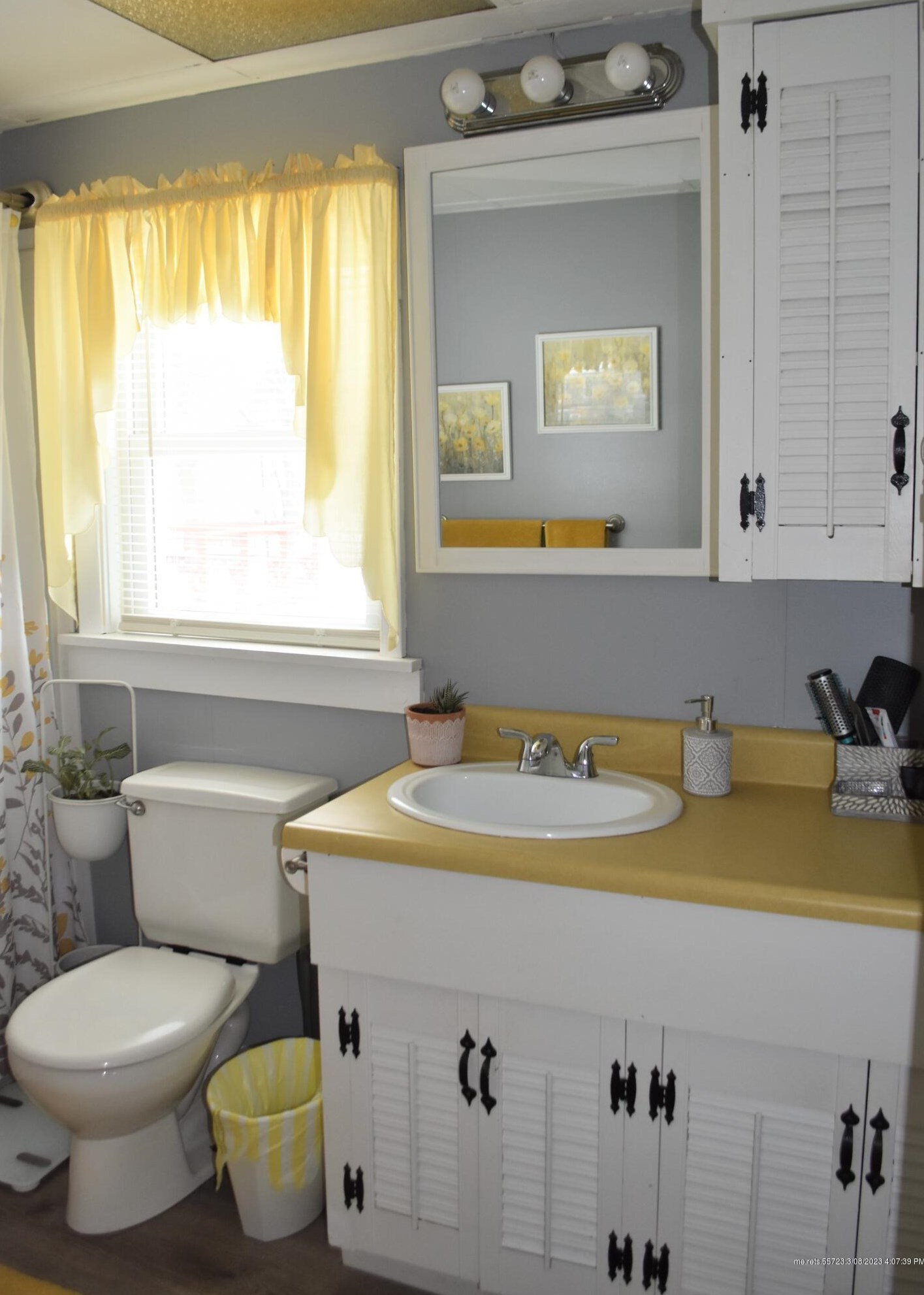 98 Brigham St, Portland ME  04106-3406 exterior