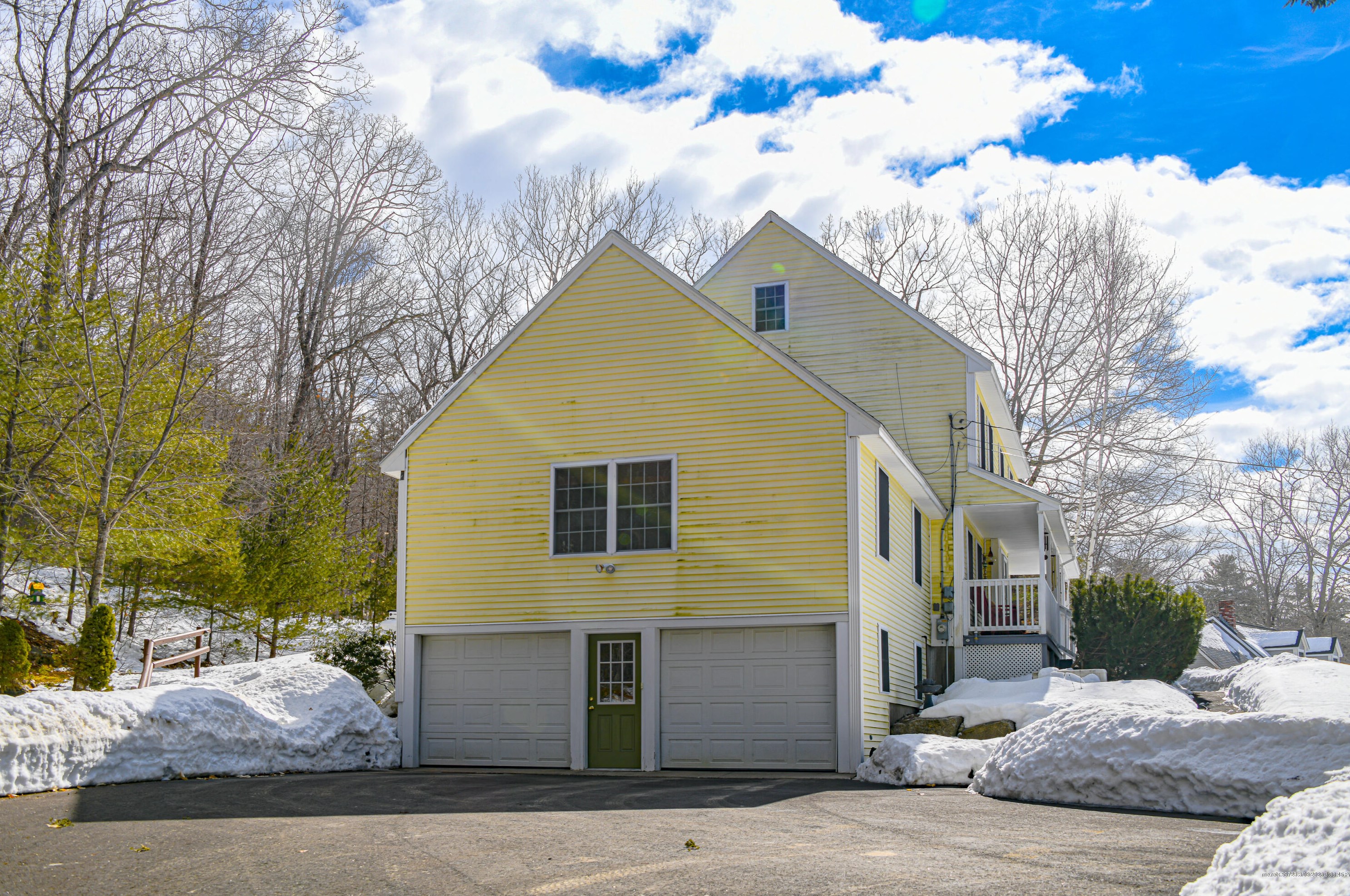 61 Madison Dr, Naples, ME 04055