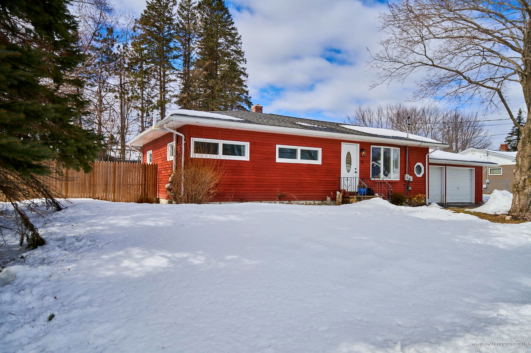 13 Osborn St, Lisbon, ME 04250