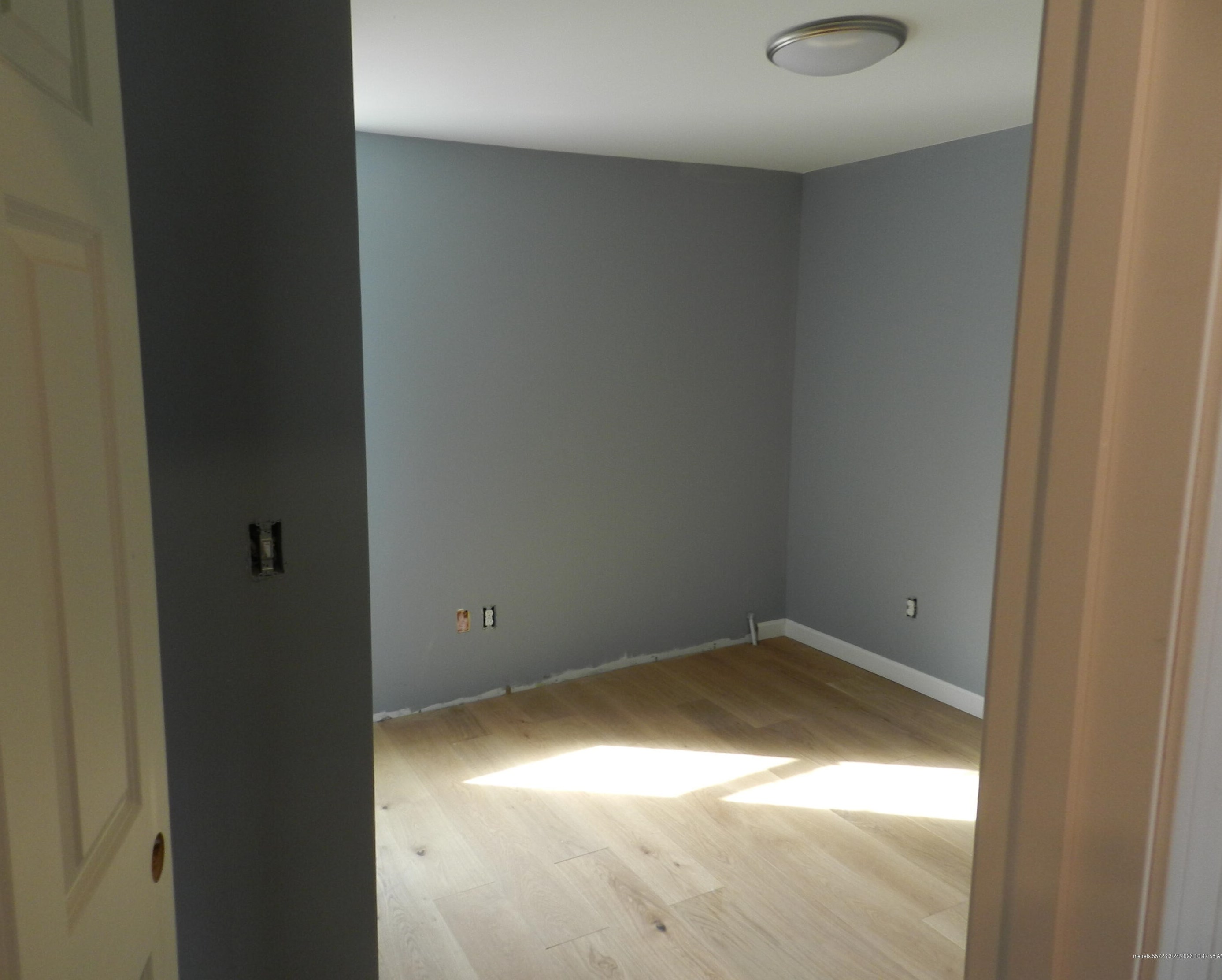 8 Mechanic St, Windham ME  04062-4216 exterior