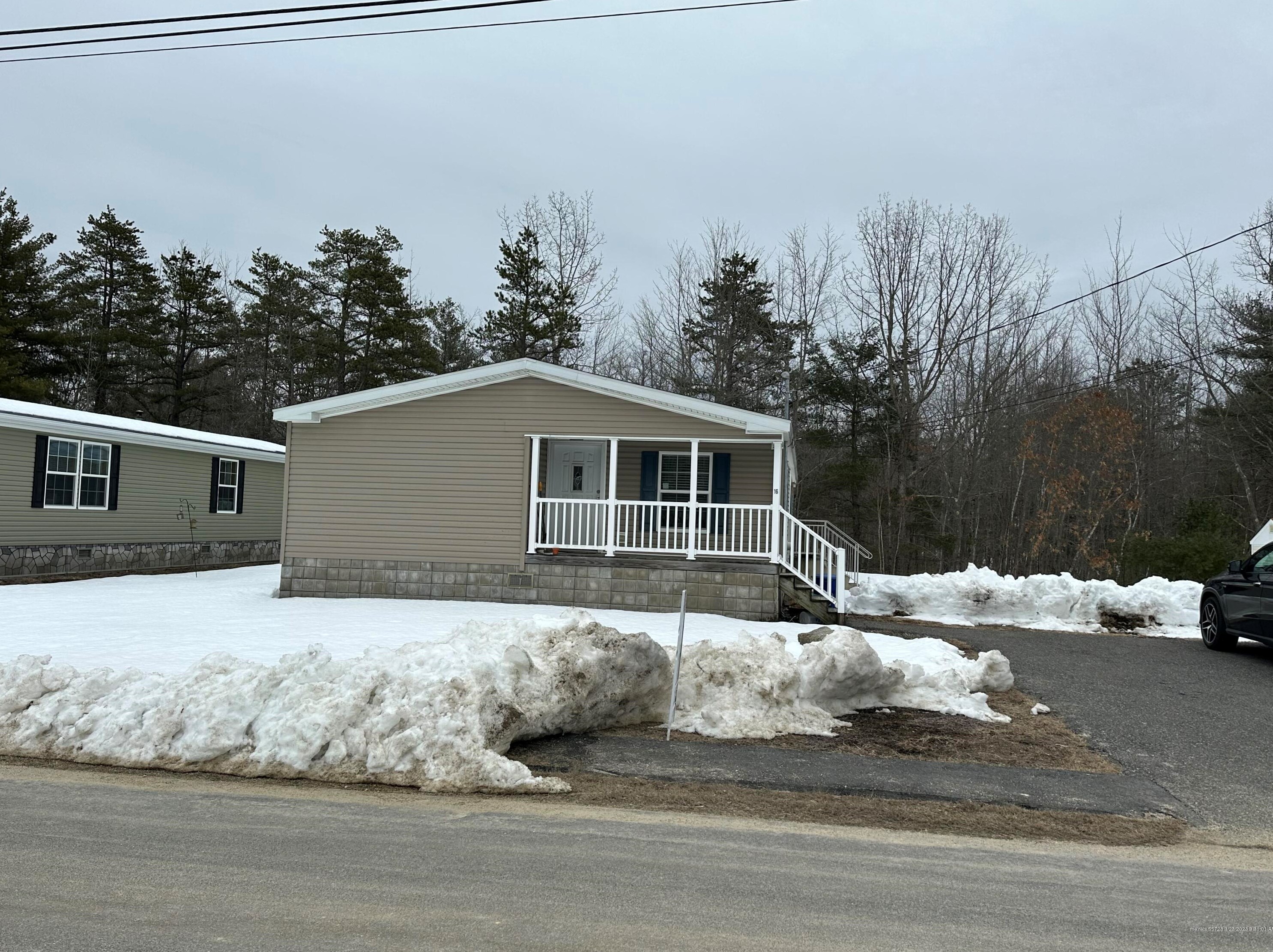 16 Commodore Dr, Biddeford, ME 04005