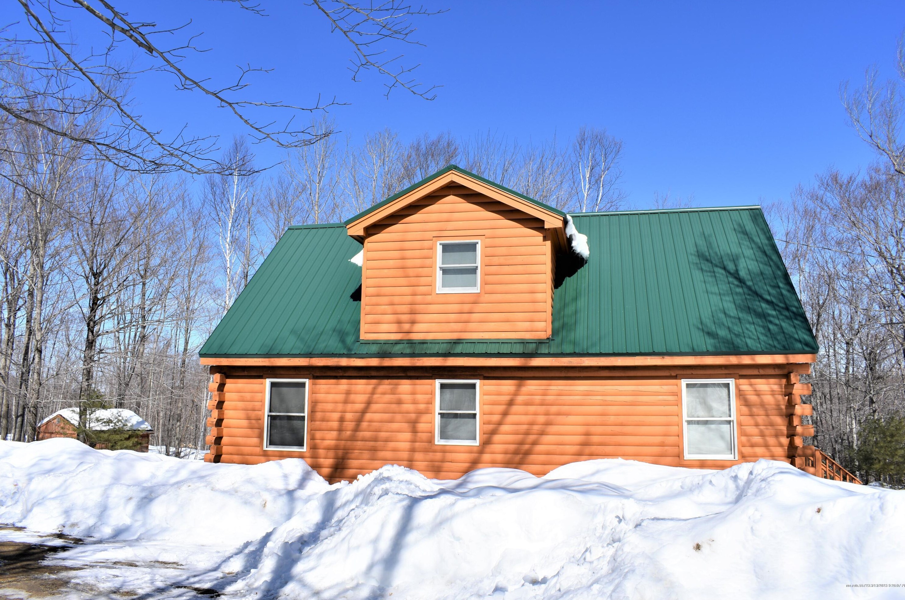 34 Log Cabin Ln, Greenwood, ME 04255