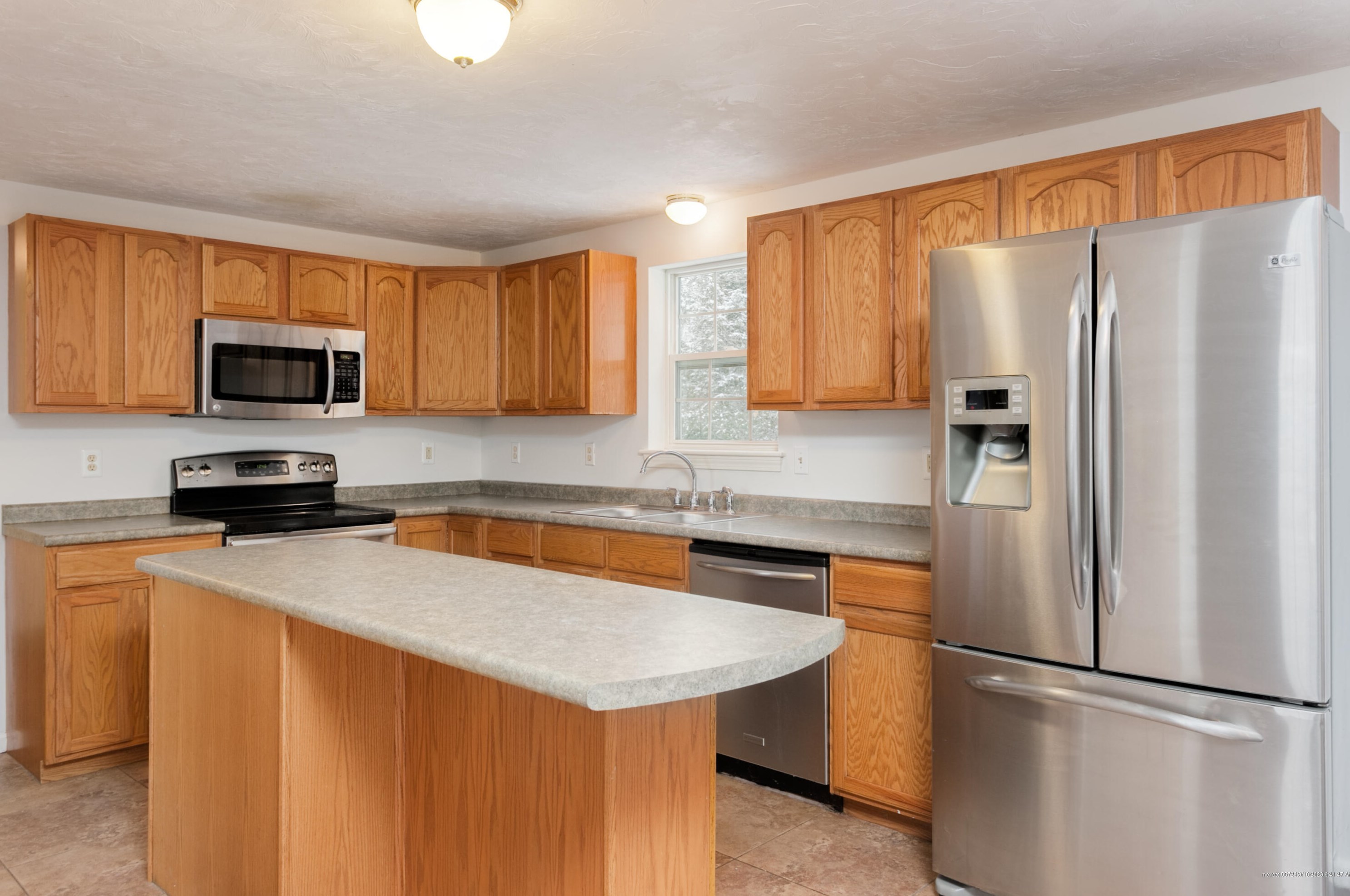 24 Deer Trail Ln, Berwick, ME 03901