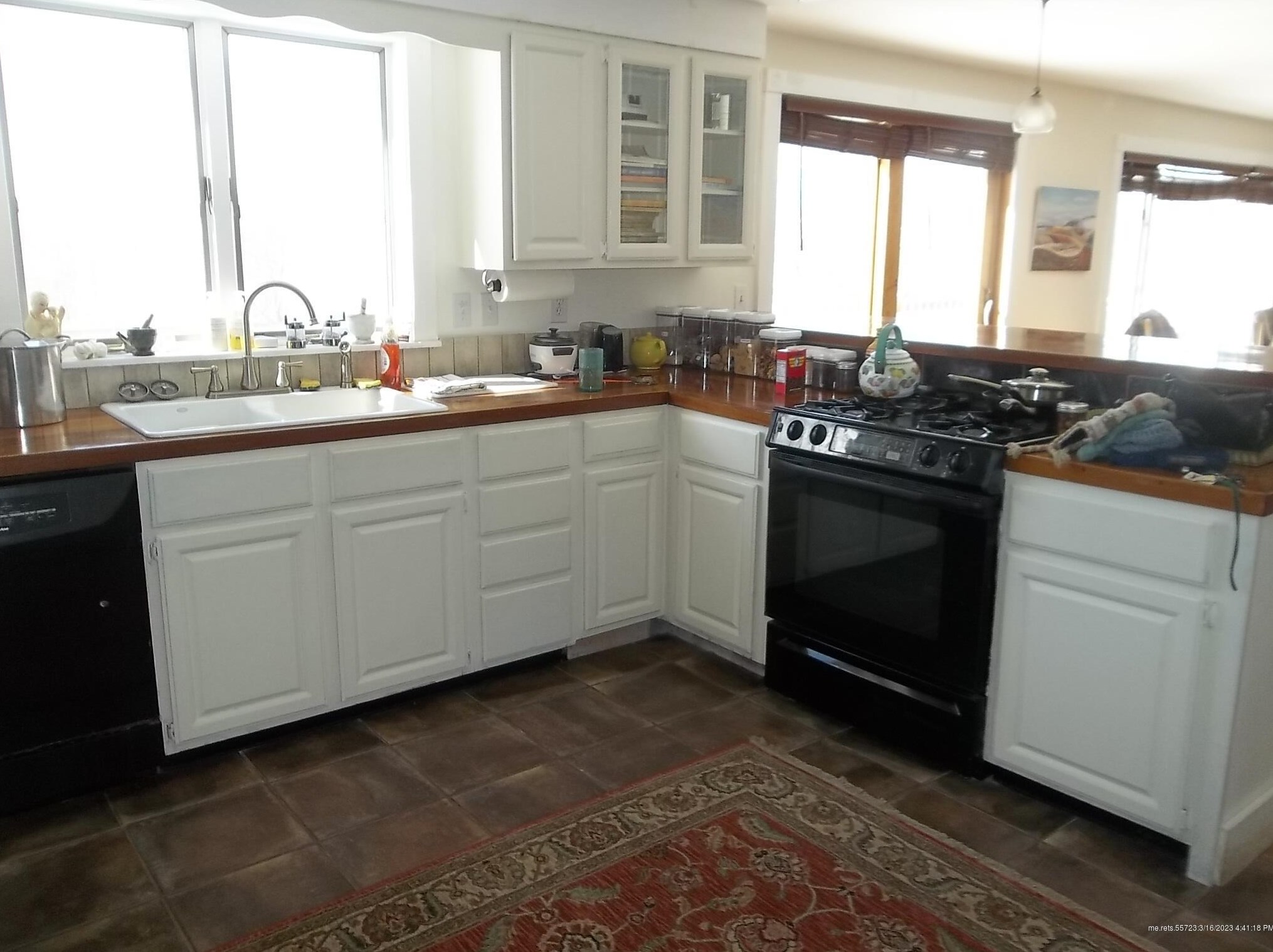 41 Donahue Dr, South Thomaston, ME 04858 exterior