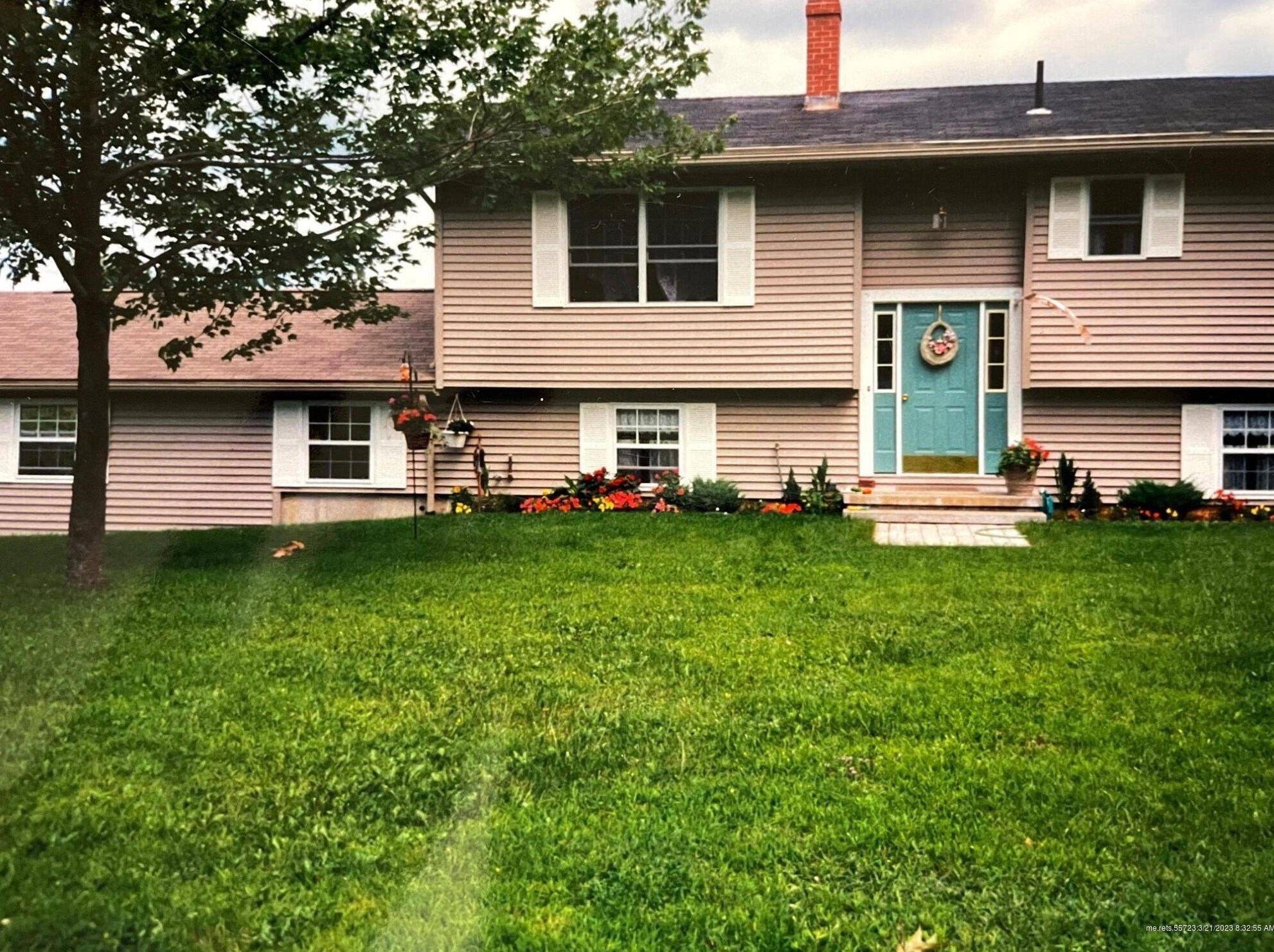 16 Morrill Dr, China, ME 04358-5225