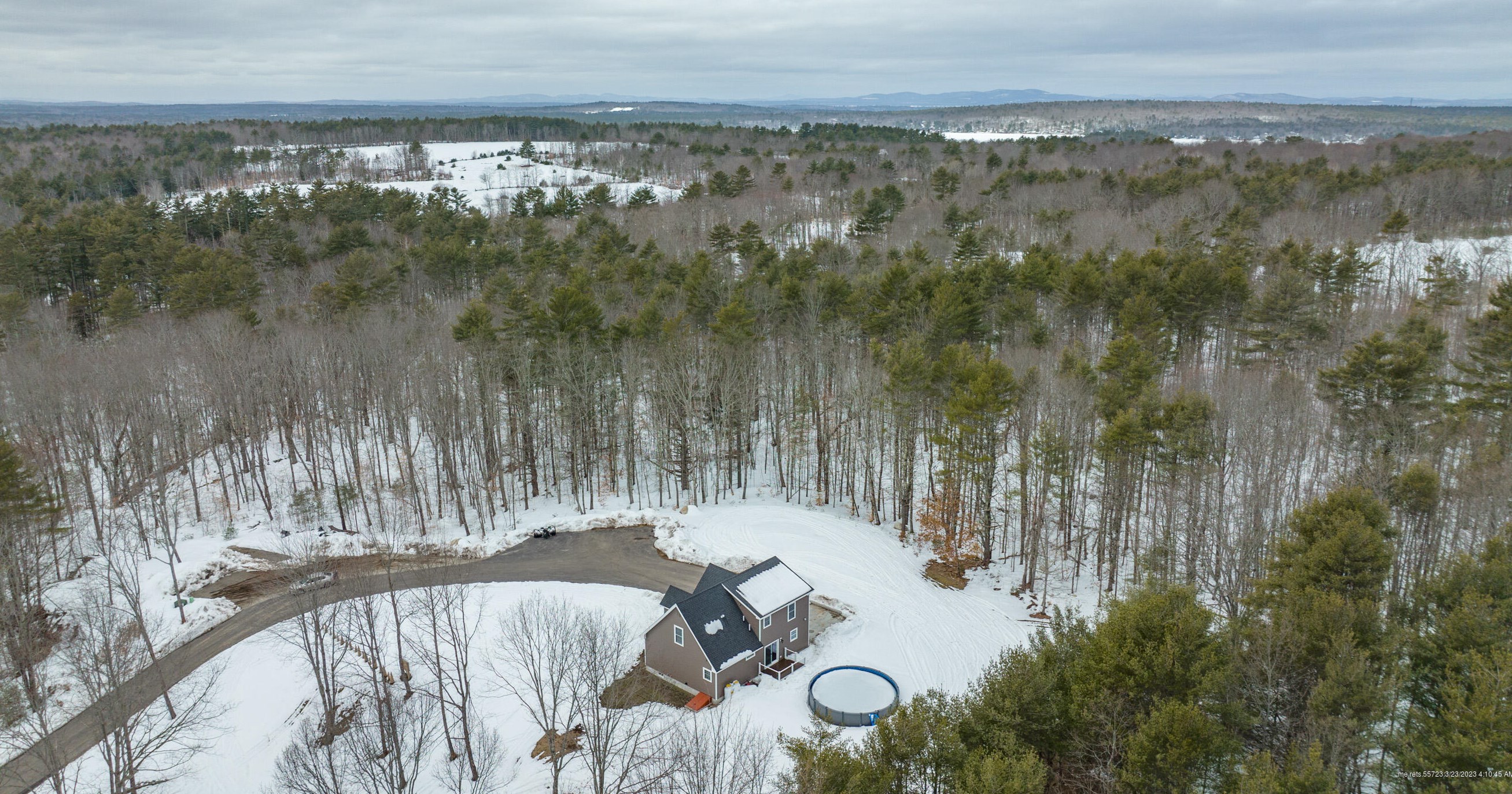 16 Summer Ln, Gray, ME 04039