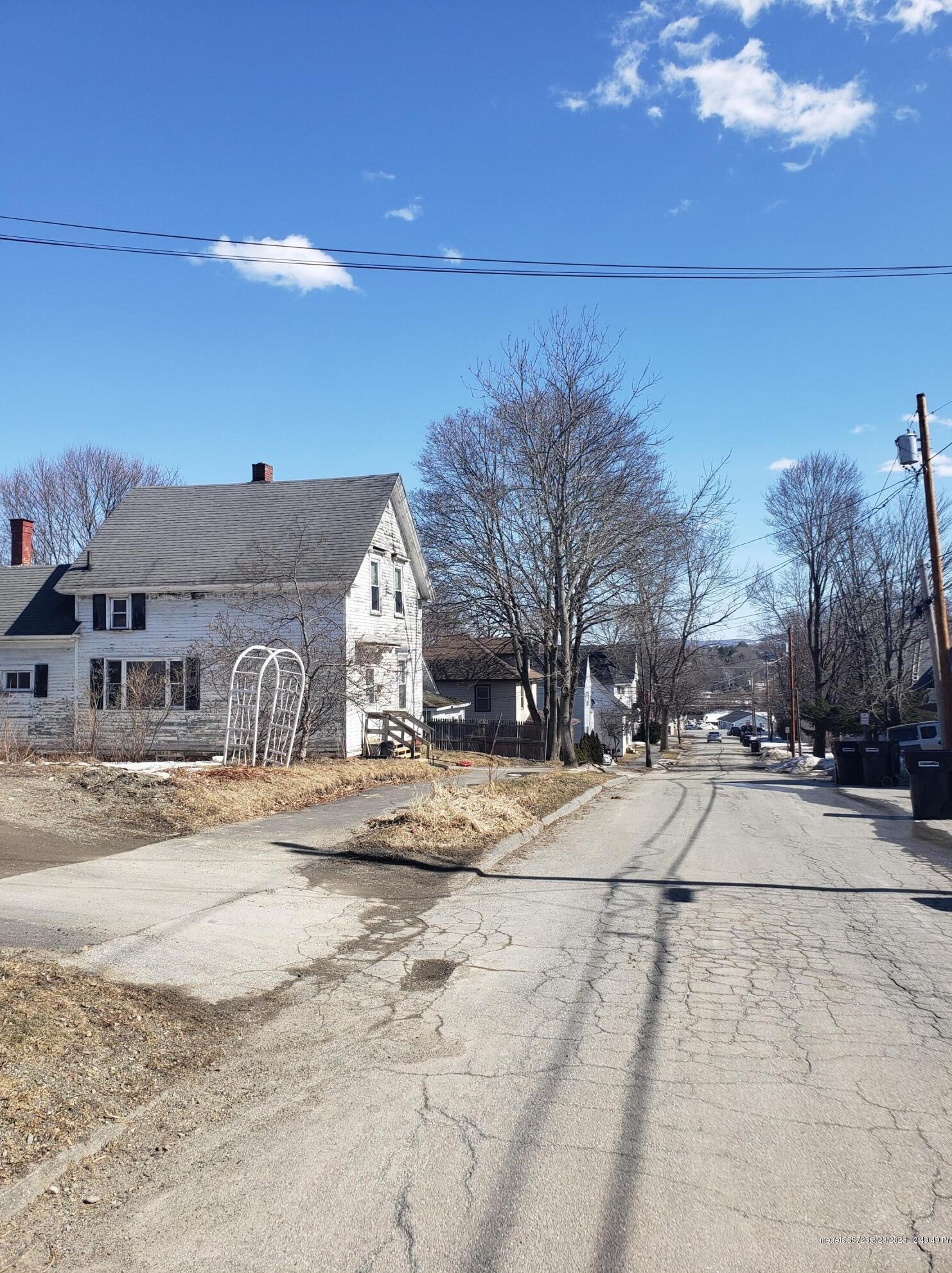 45 Dillingham St, Bangor, ME 04401