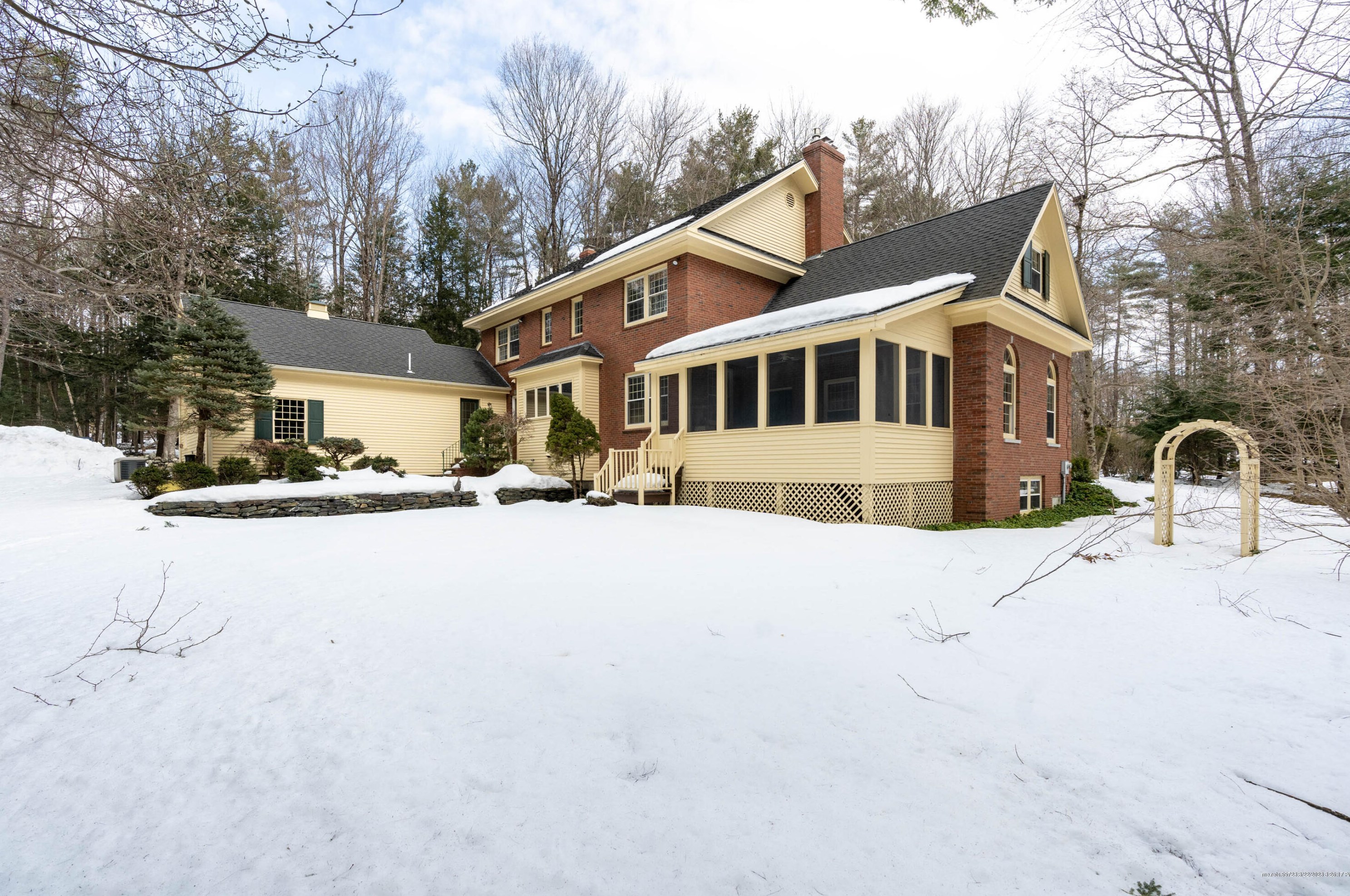 8 Flintlock Ln, Portland ME  04105-2536 exterior