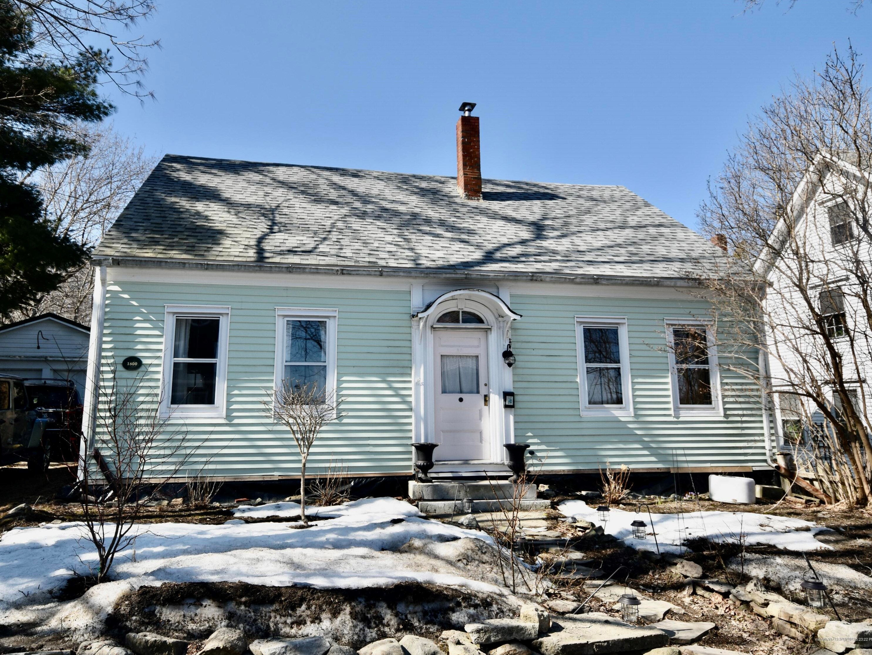 59 Chestnut St, Camden, ME 04843