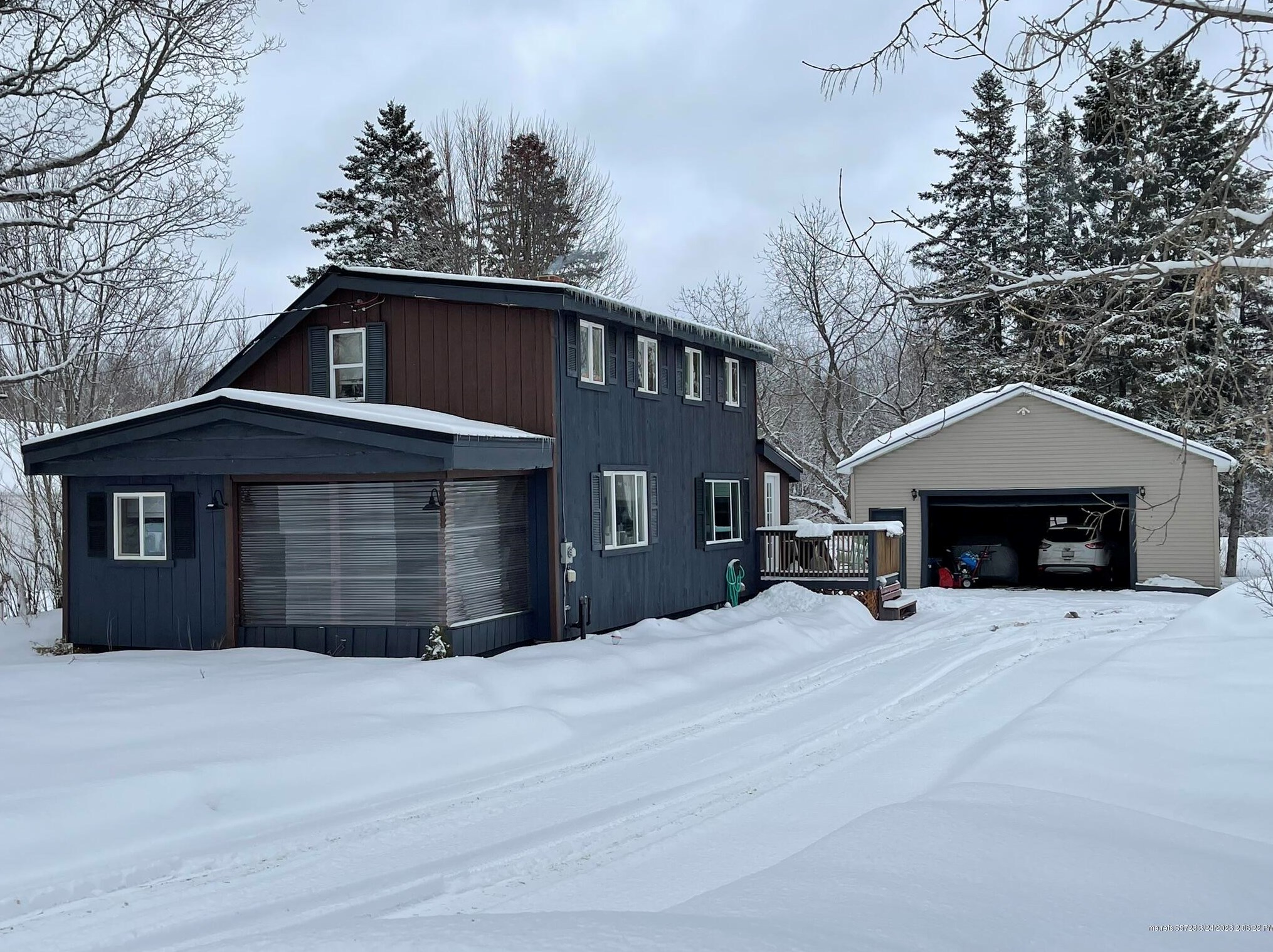 3528 W Chapman Rd, Mapleton, ME 04757