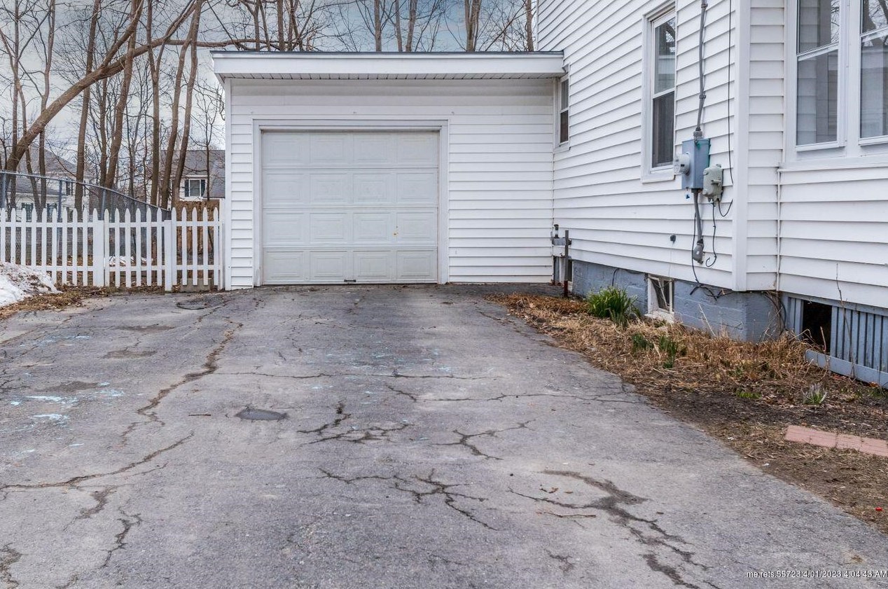 149 Central St, Westbrook, ME 04092