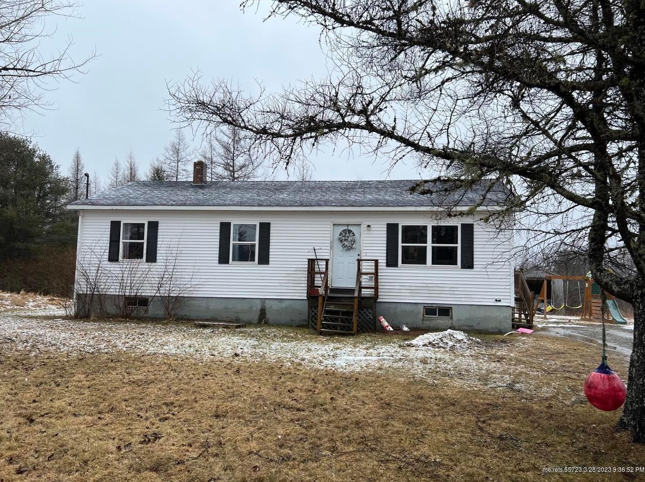 27 Smithfield Dr, Machias, ME 04654