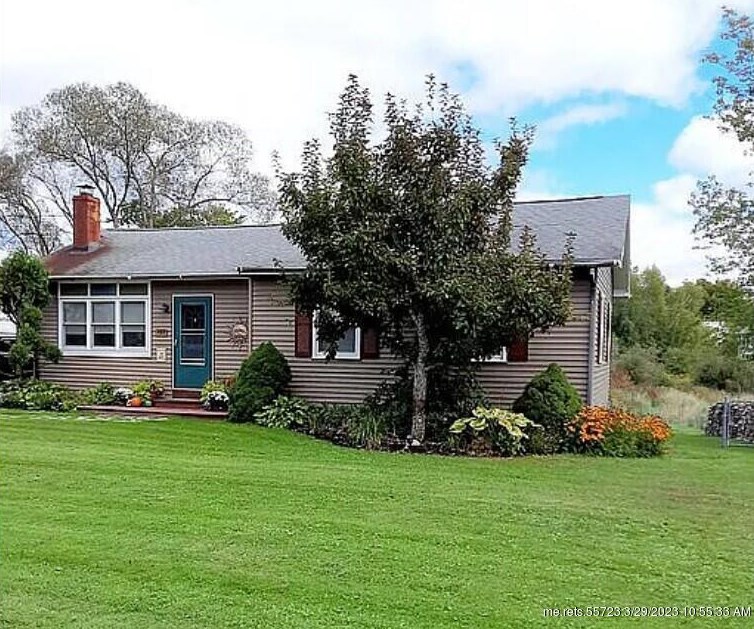 157 Raymond St, Pittsfield, ME 04967