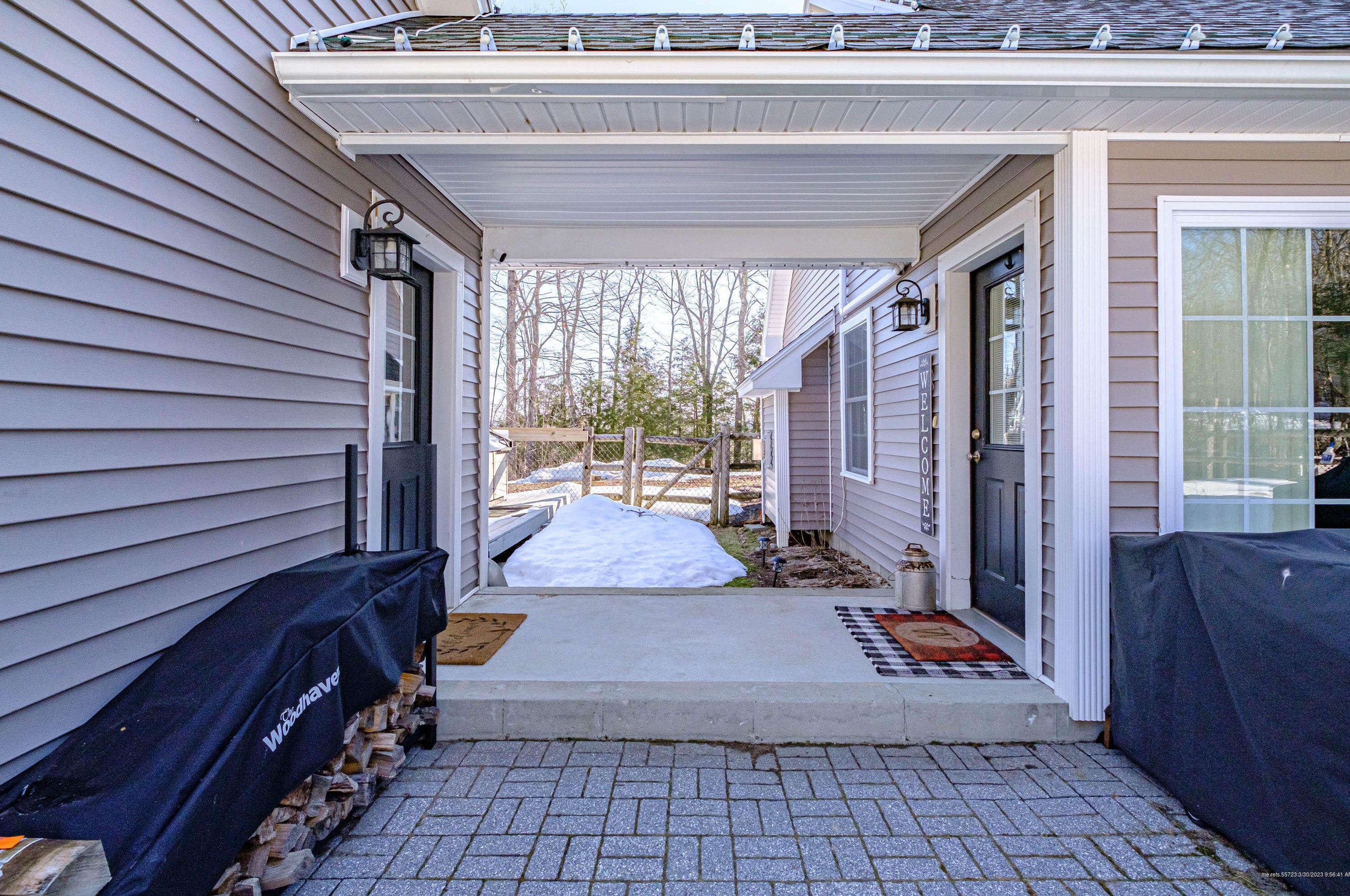 97 Taylor Ln, Naples, ME 04055