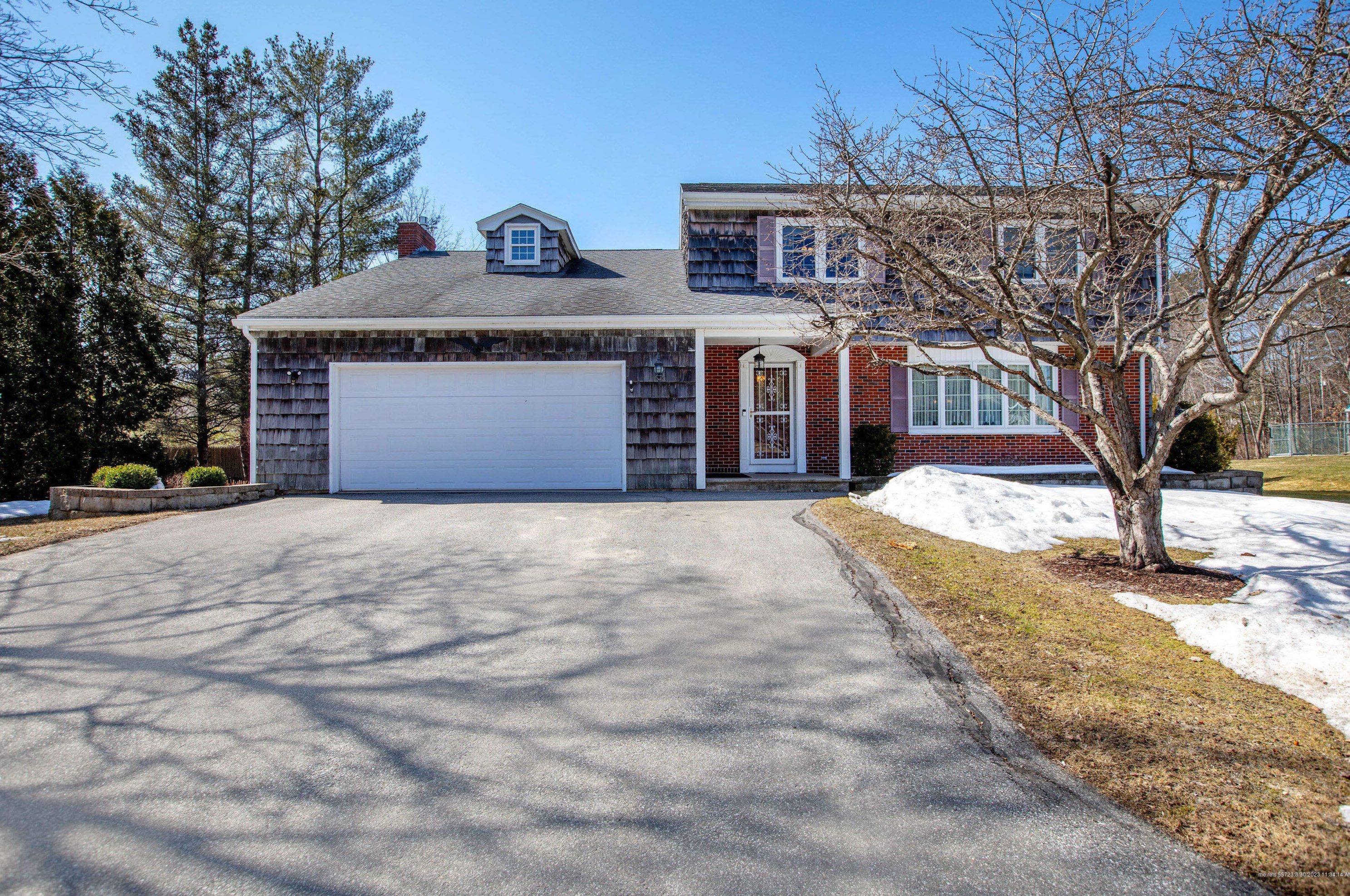 6 Champlain Ave, Lewiston, ME 04240