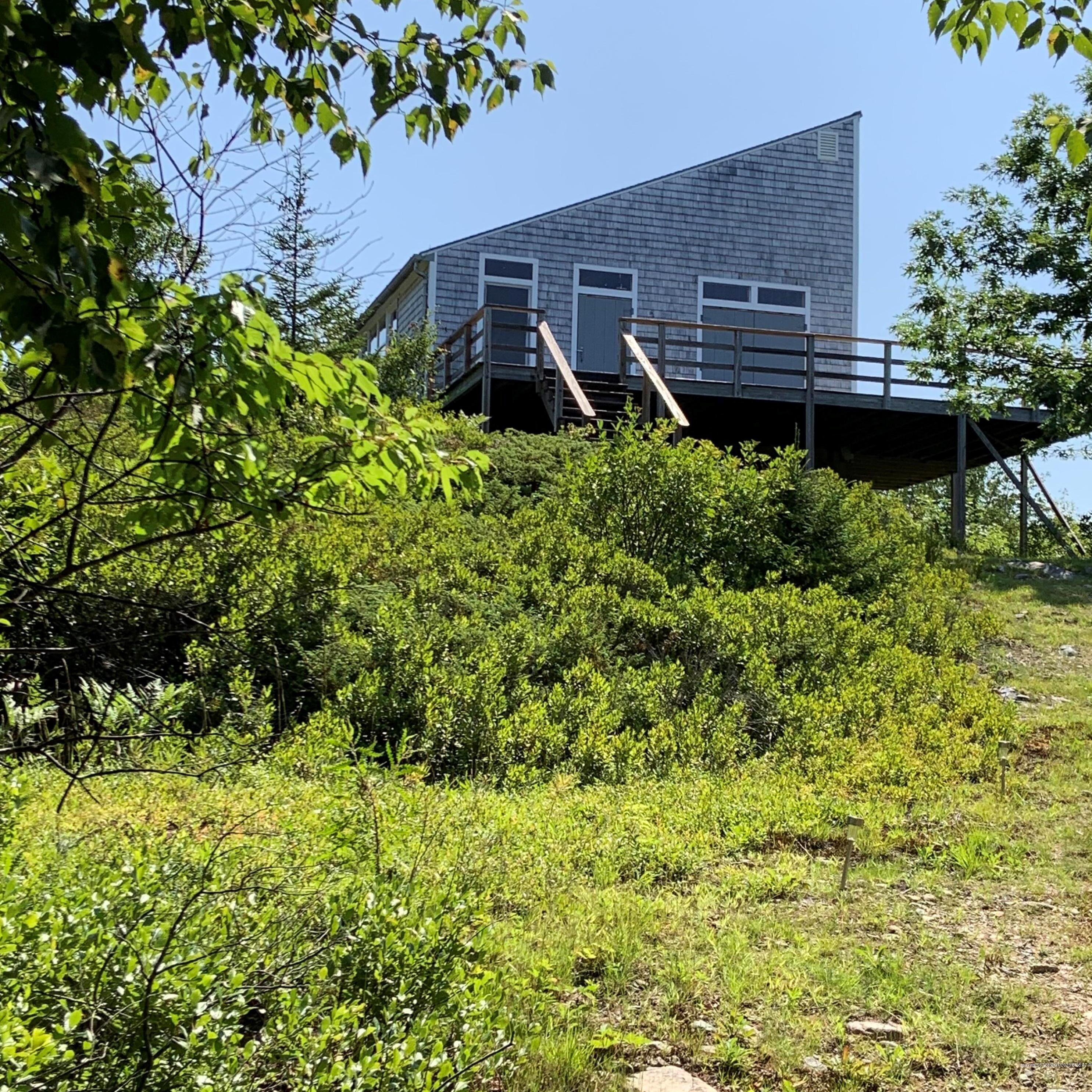 1083 N Haven Rd, Vinalhaven, ME 04863