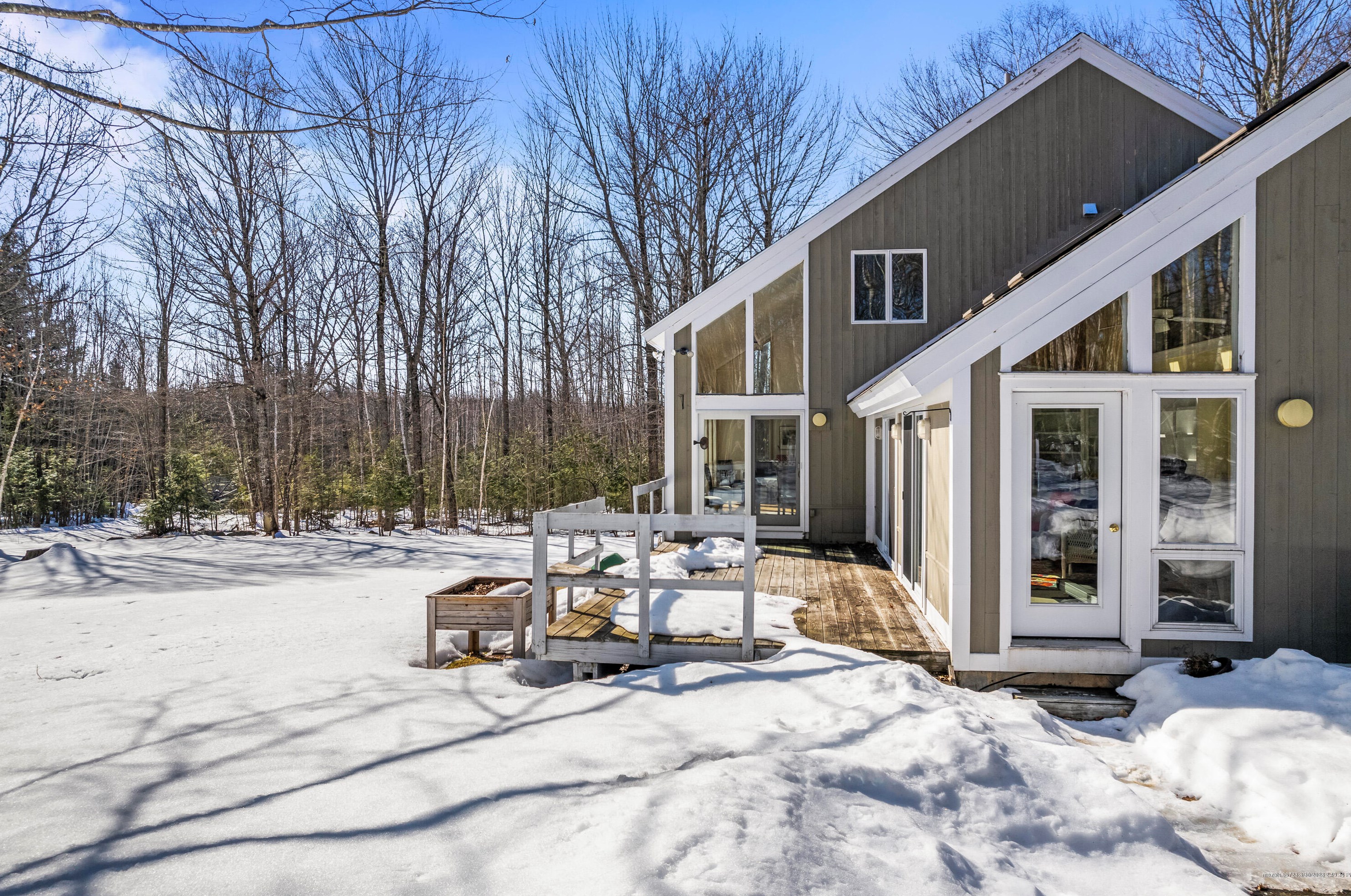 90 Grandview Dr, Belgrade, ME 04917