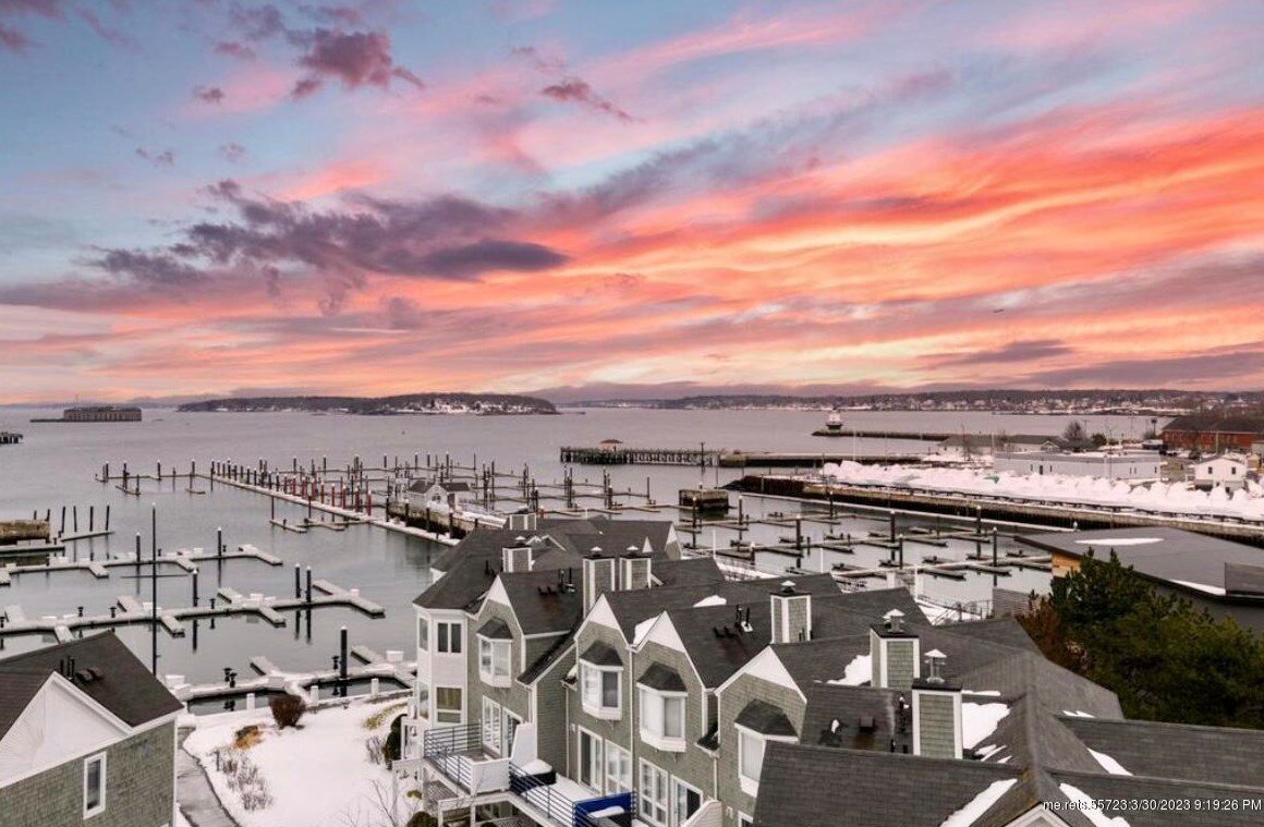 148 Breakwater Dr, Portland ME  04106-1600 exterior