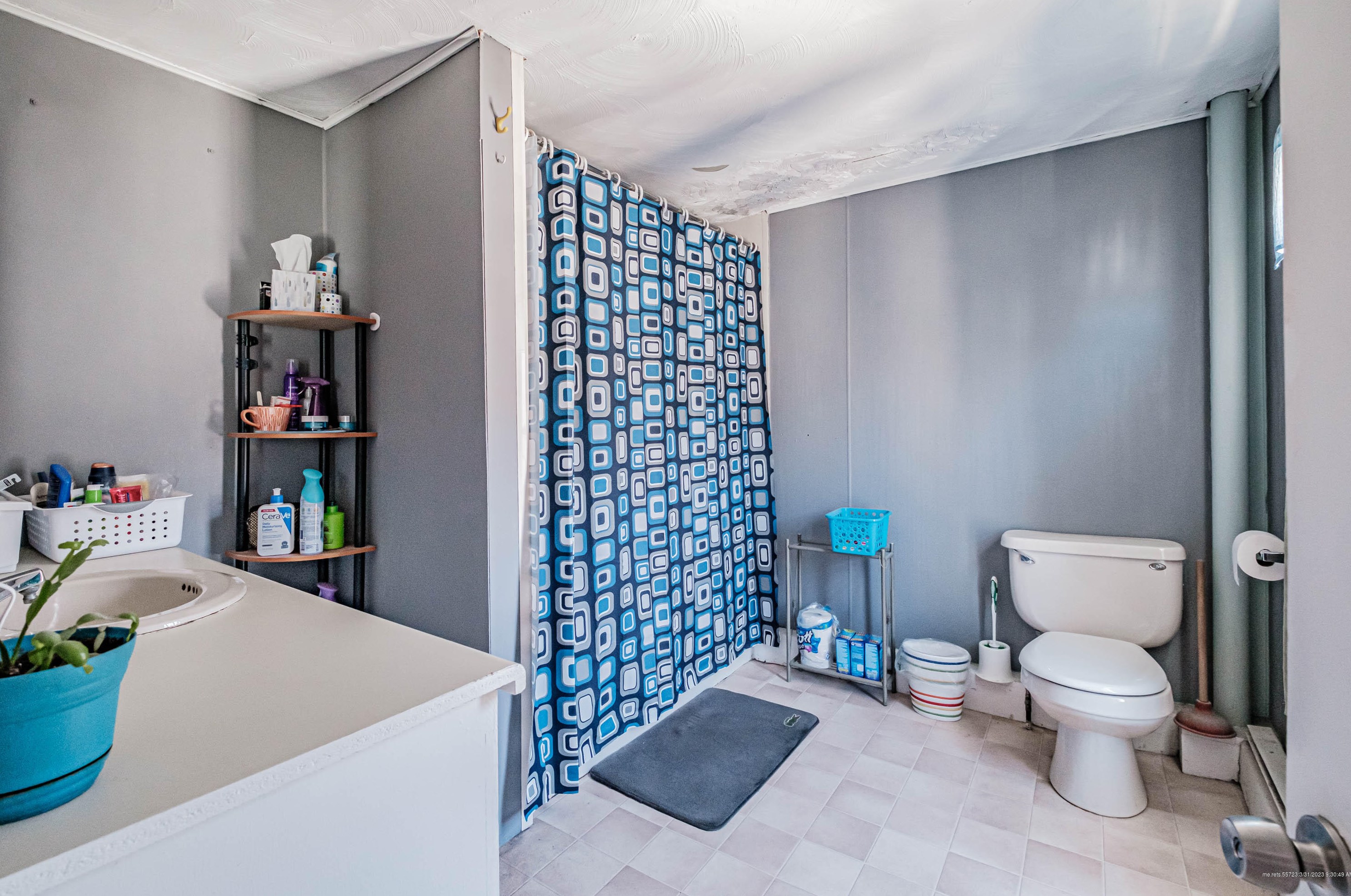 38 Pleasant St, Saco ME 04072-2739 exterior