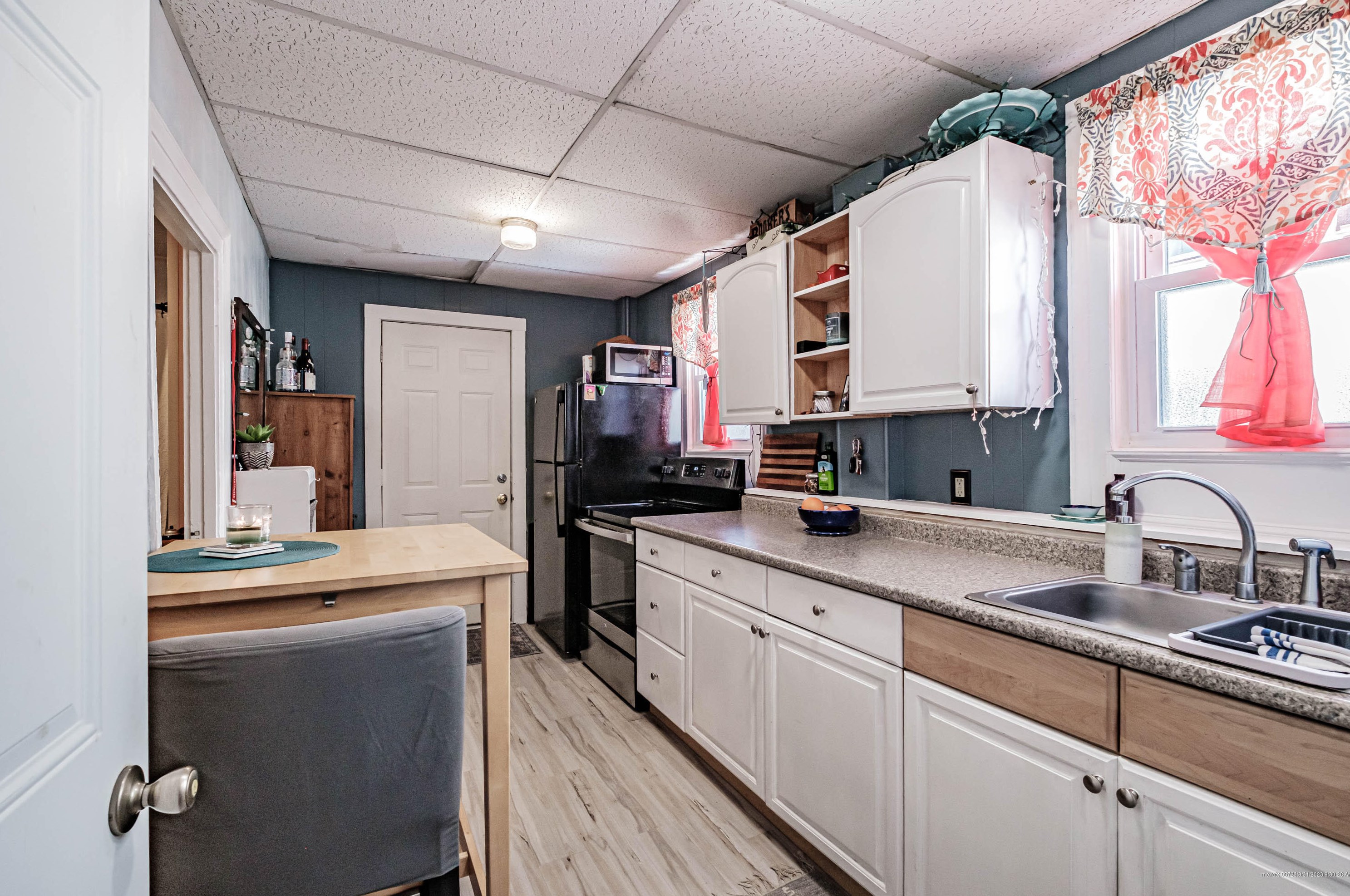 38 Pleasant St, Saco ME 04072-2739 exterior